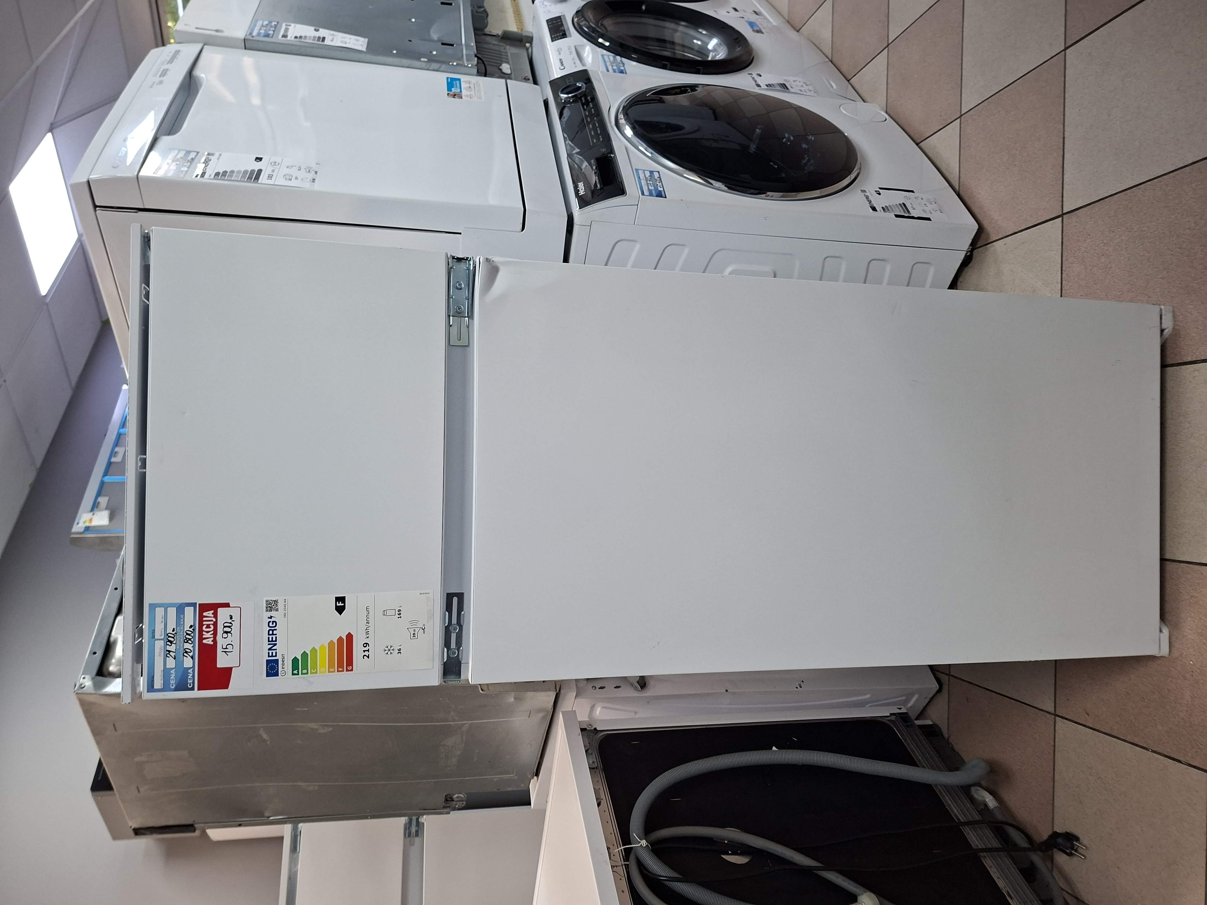 Ugradni frižider Indesit IND 2040 AA, 145cm.