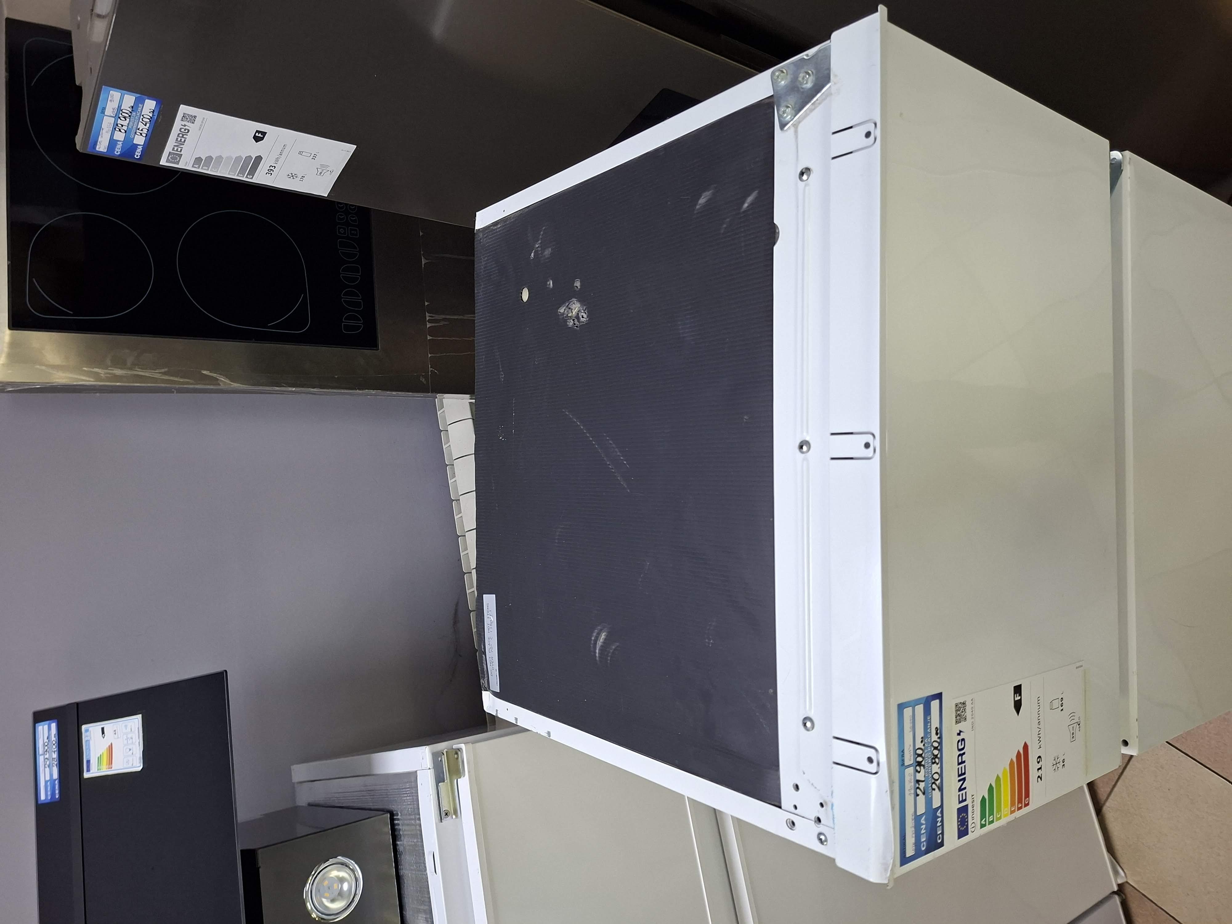 Ugradni frižider Indesit IND 2040 AA, 145cm.