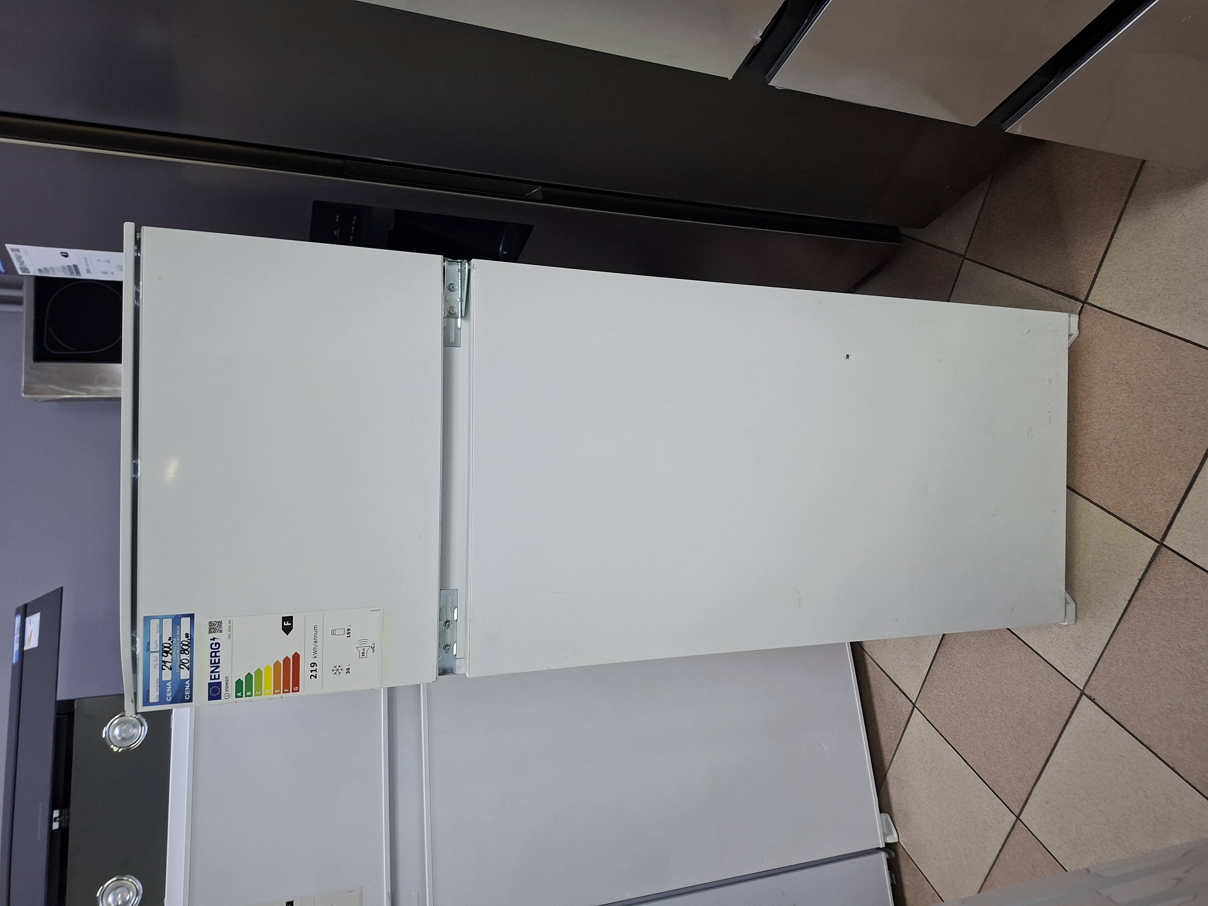 Ugradni frižider Indesit IND 2040 AA, 145cm.