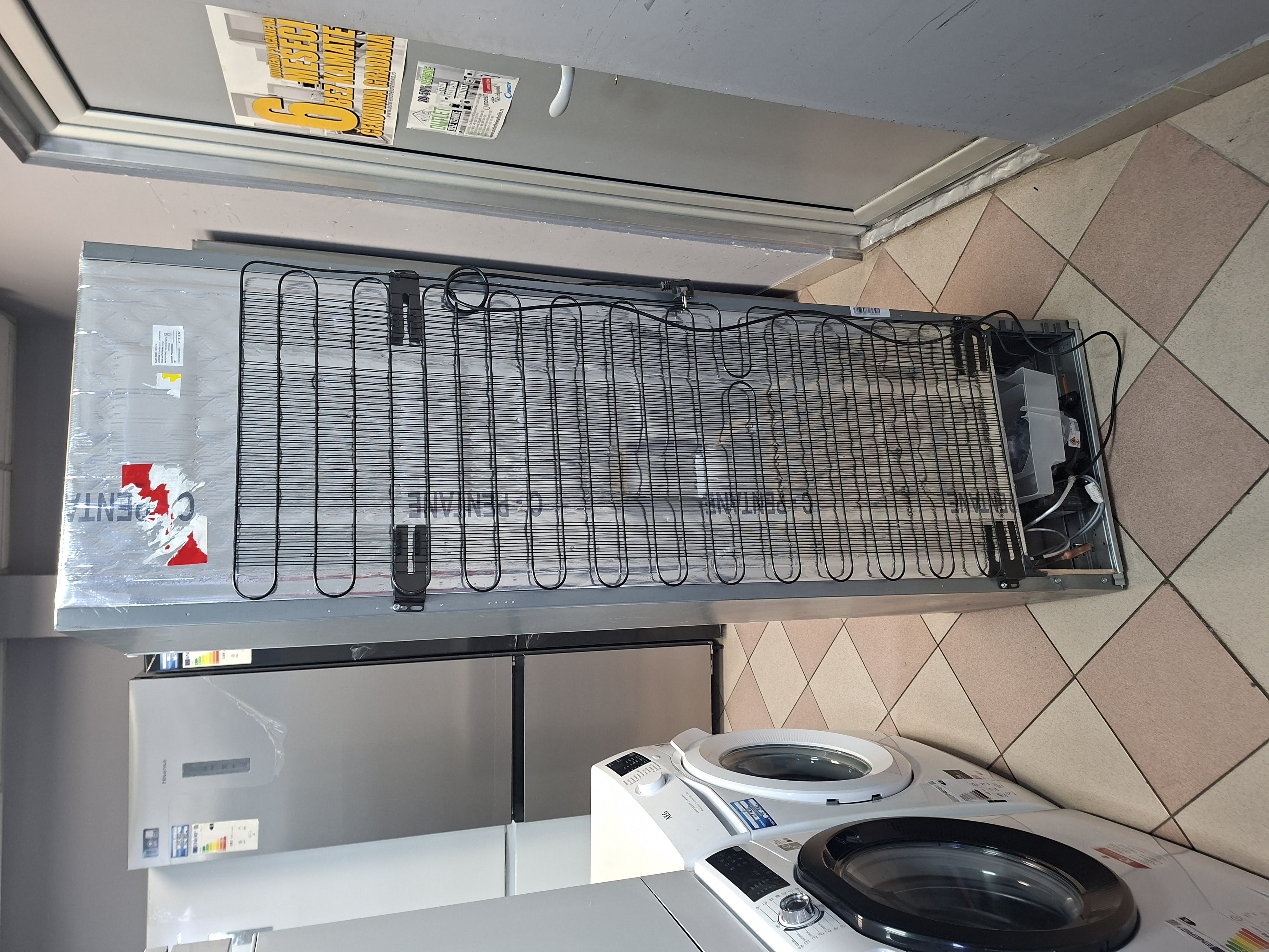 Ugradni Frižider Indesit INS 18012 , 177cm.