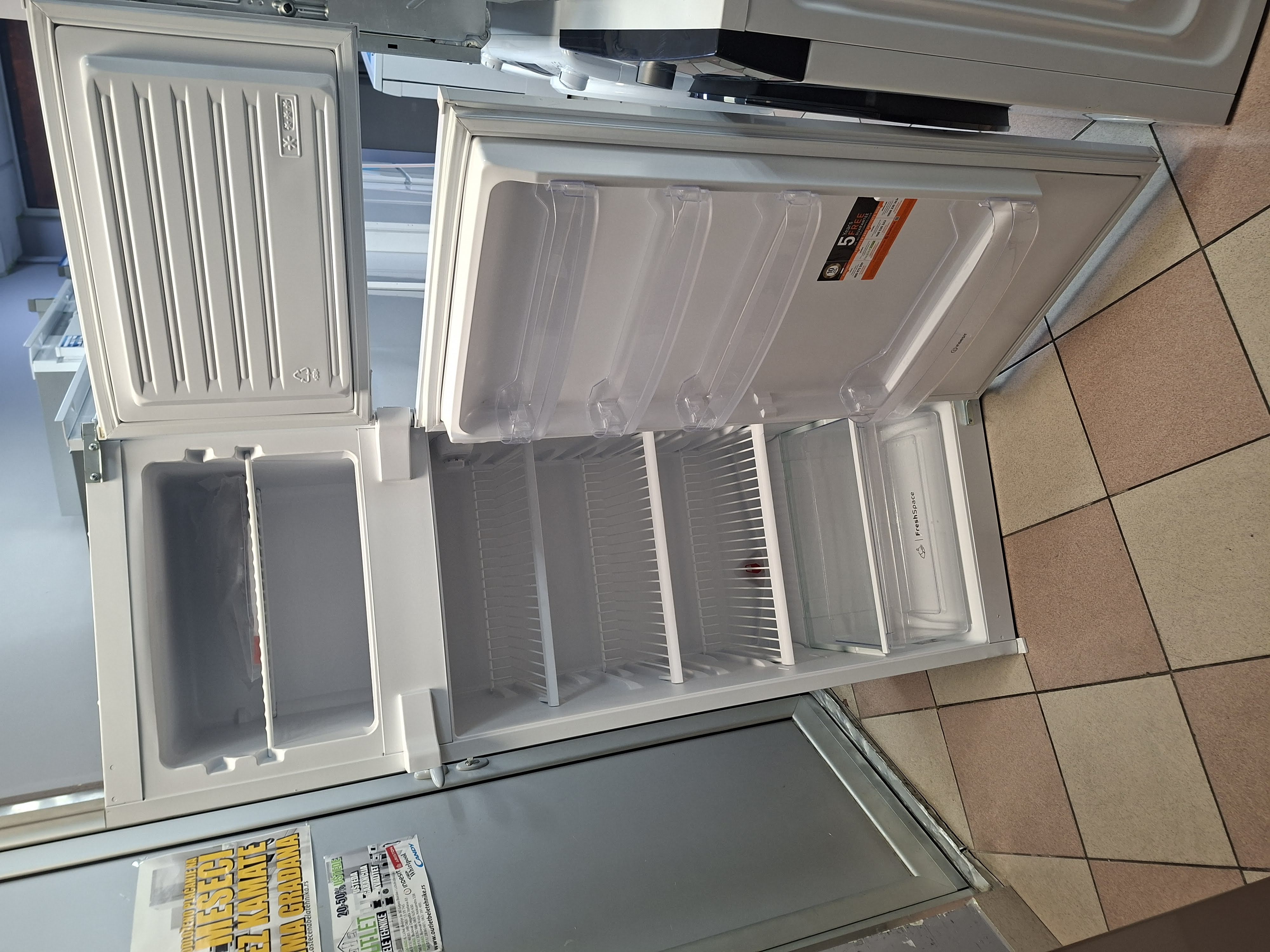 Ugradni Frižider Indesit T 16 A1 D/I 1 , 158cm