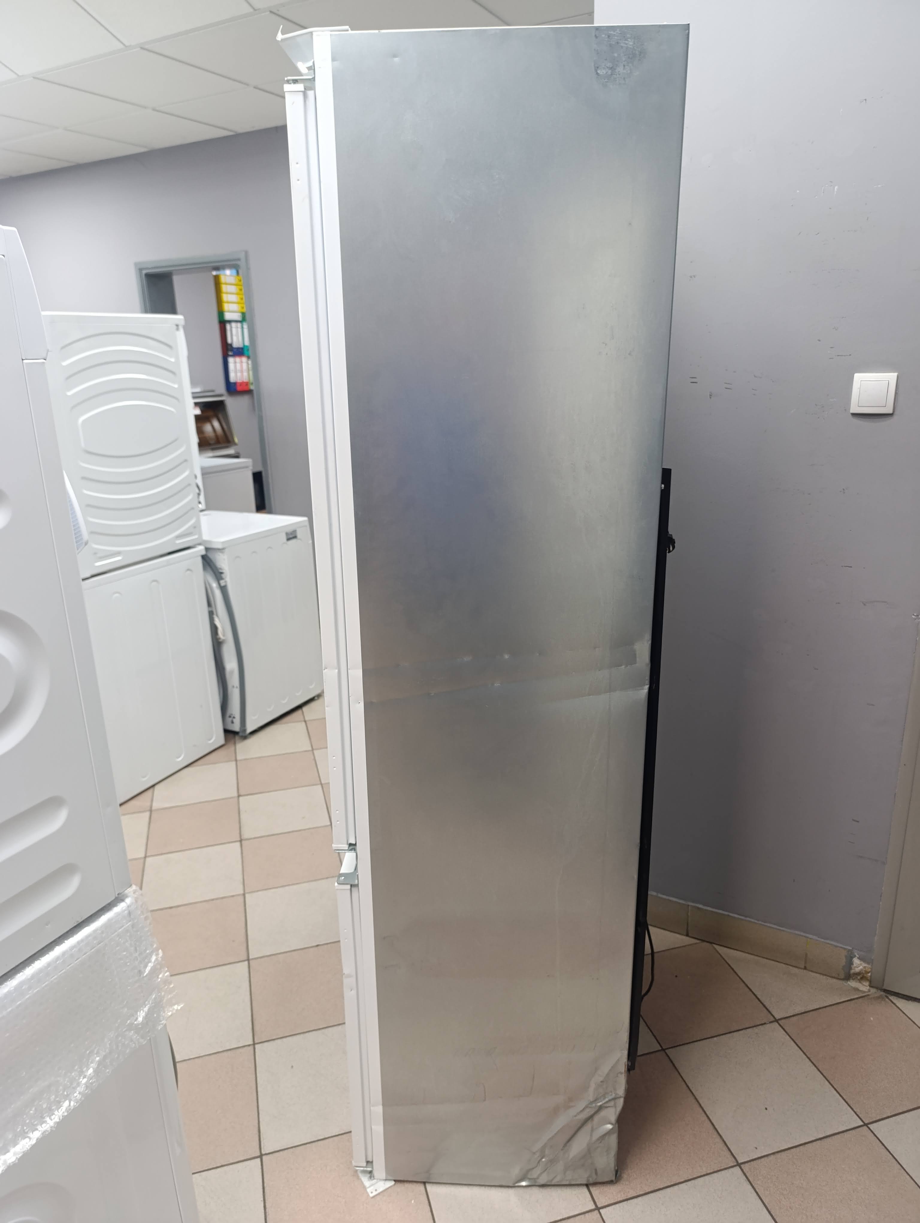 Ugradni frižider KitchenAid KCBDR 20700, 194x69cm