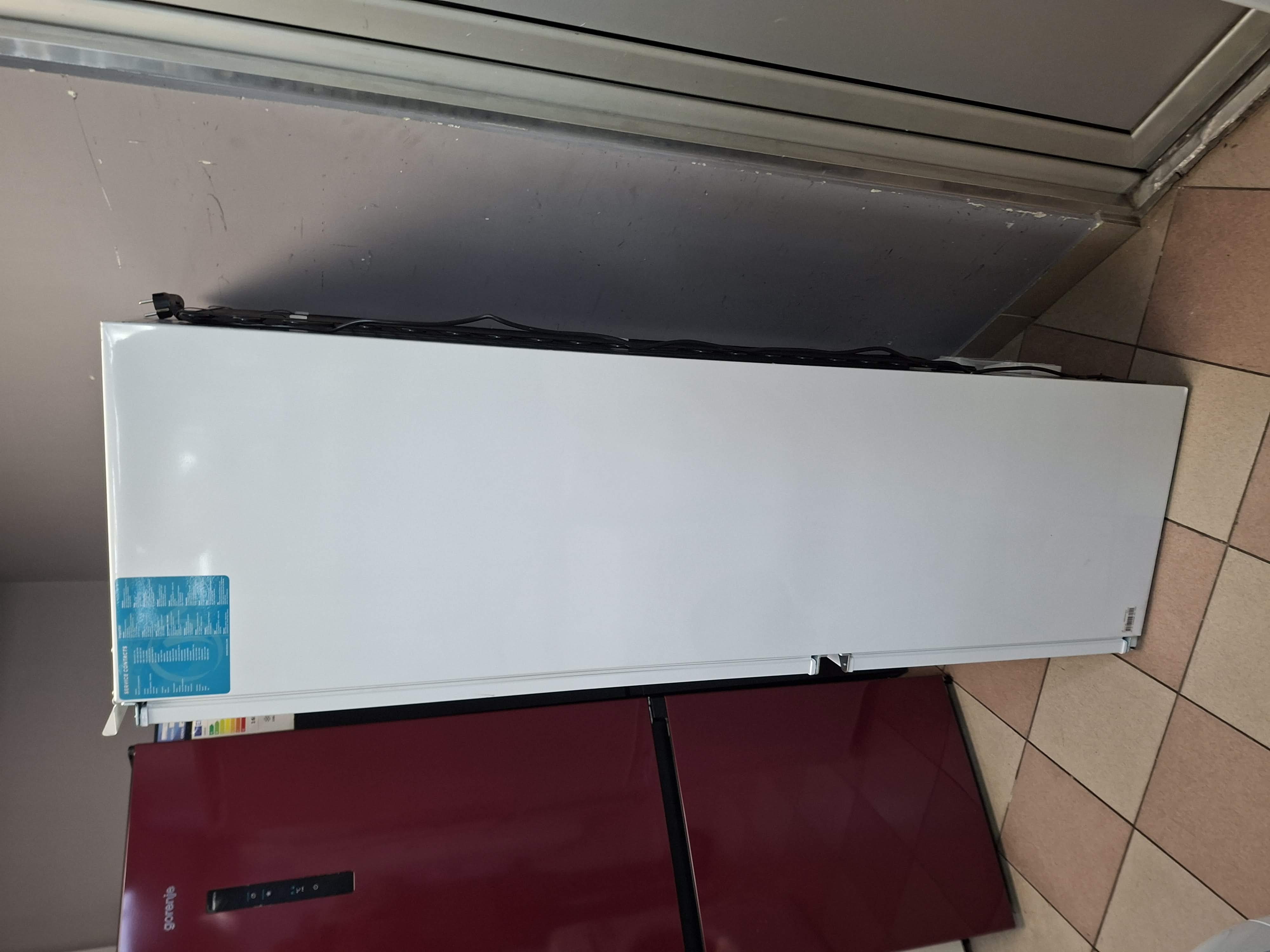 Ugradni Frižider Midea MDRE353FGE01 , 177 cm.