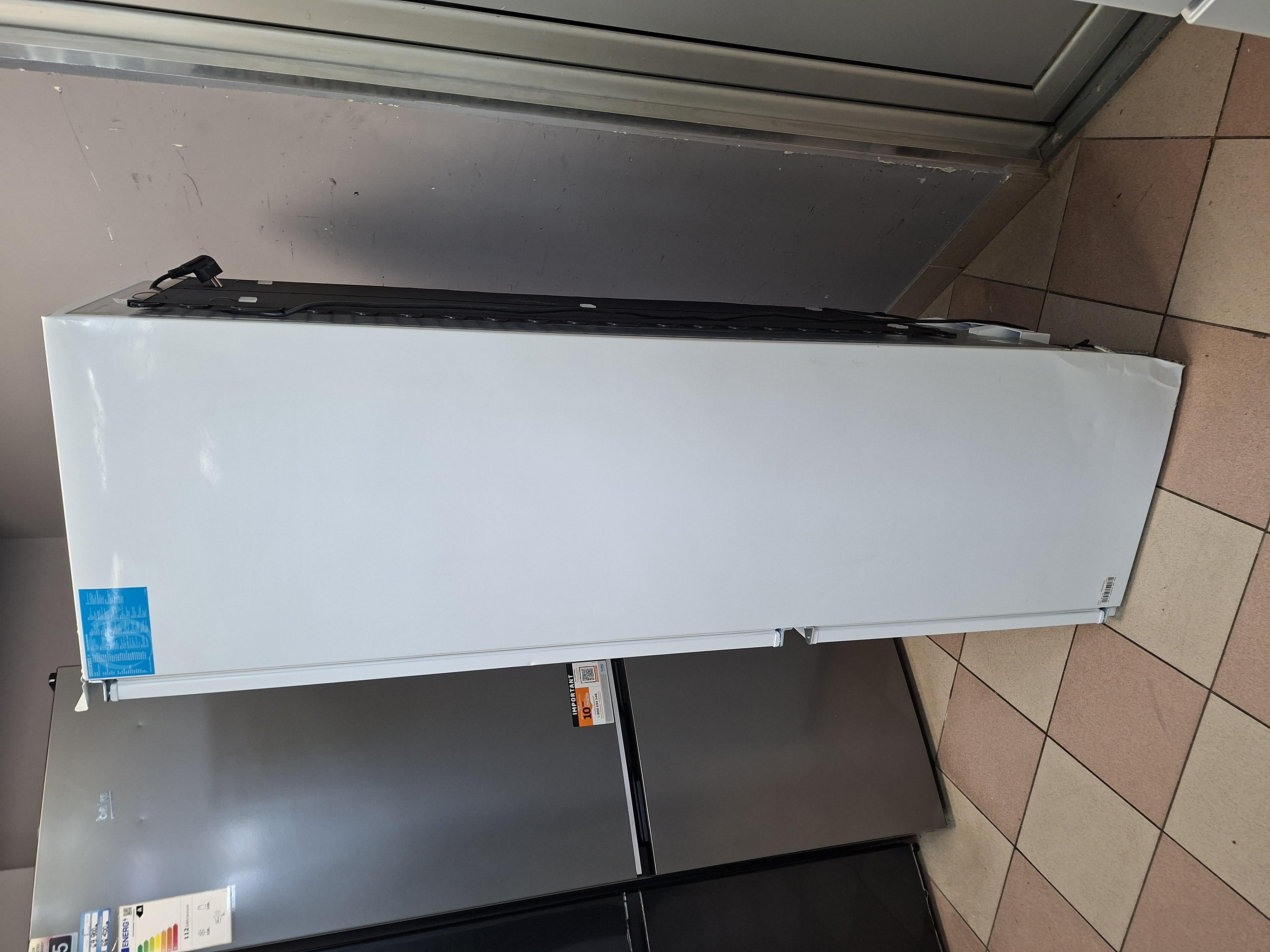 Ugradni Frižider Midea MDRE353FGE01 , 177 cm.