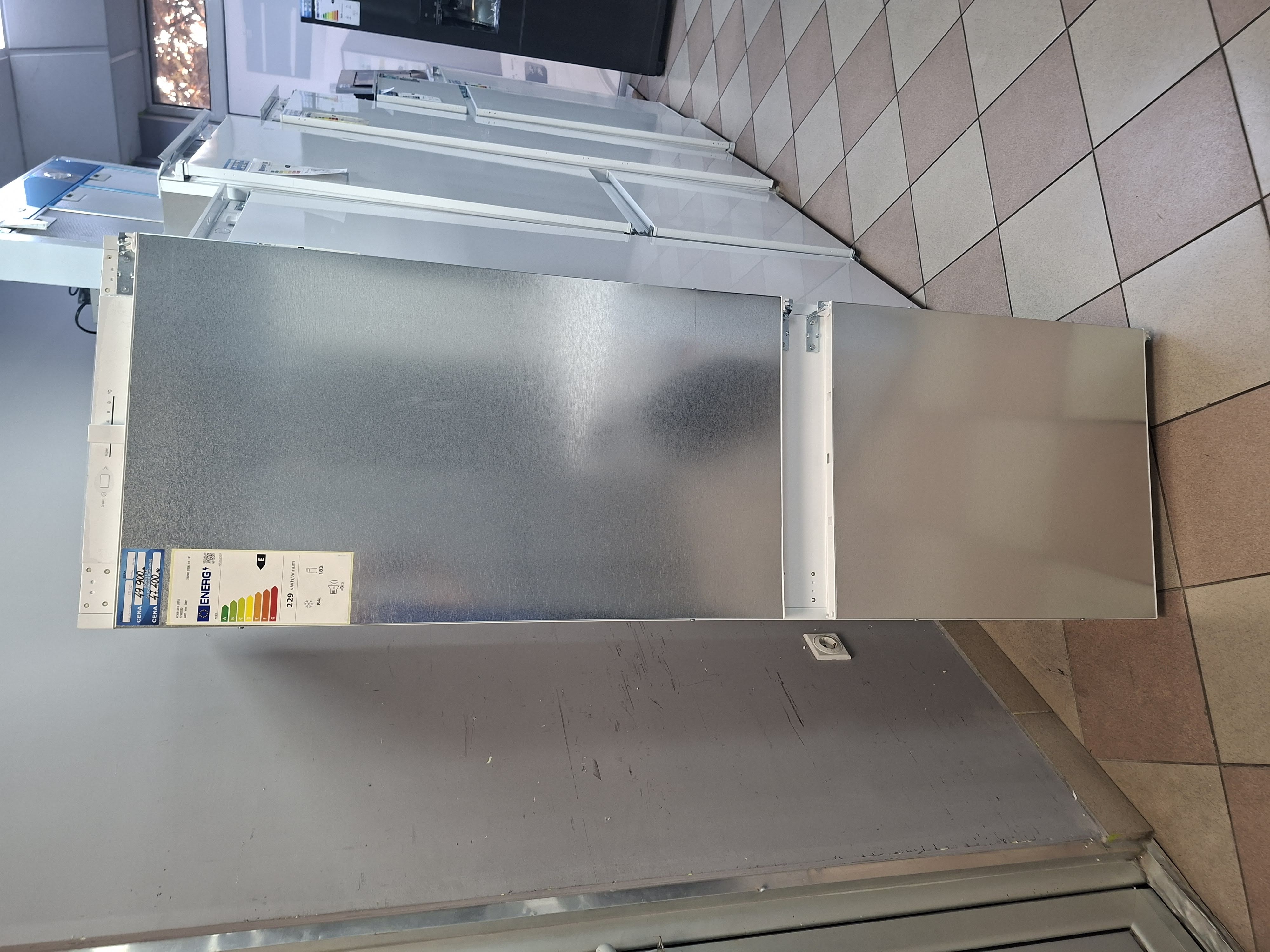 Ugradni Frižider NEFF KI5861SE0 , 177 cm.