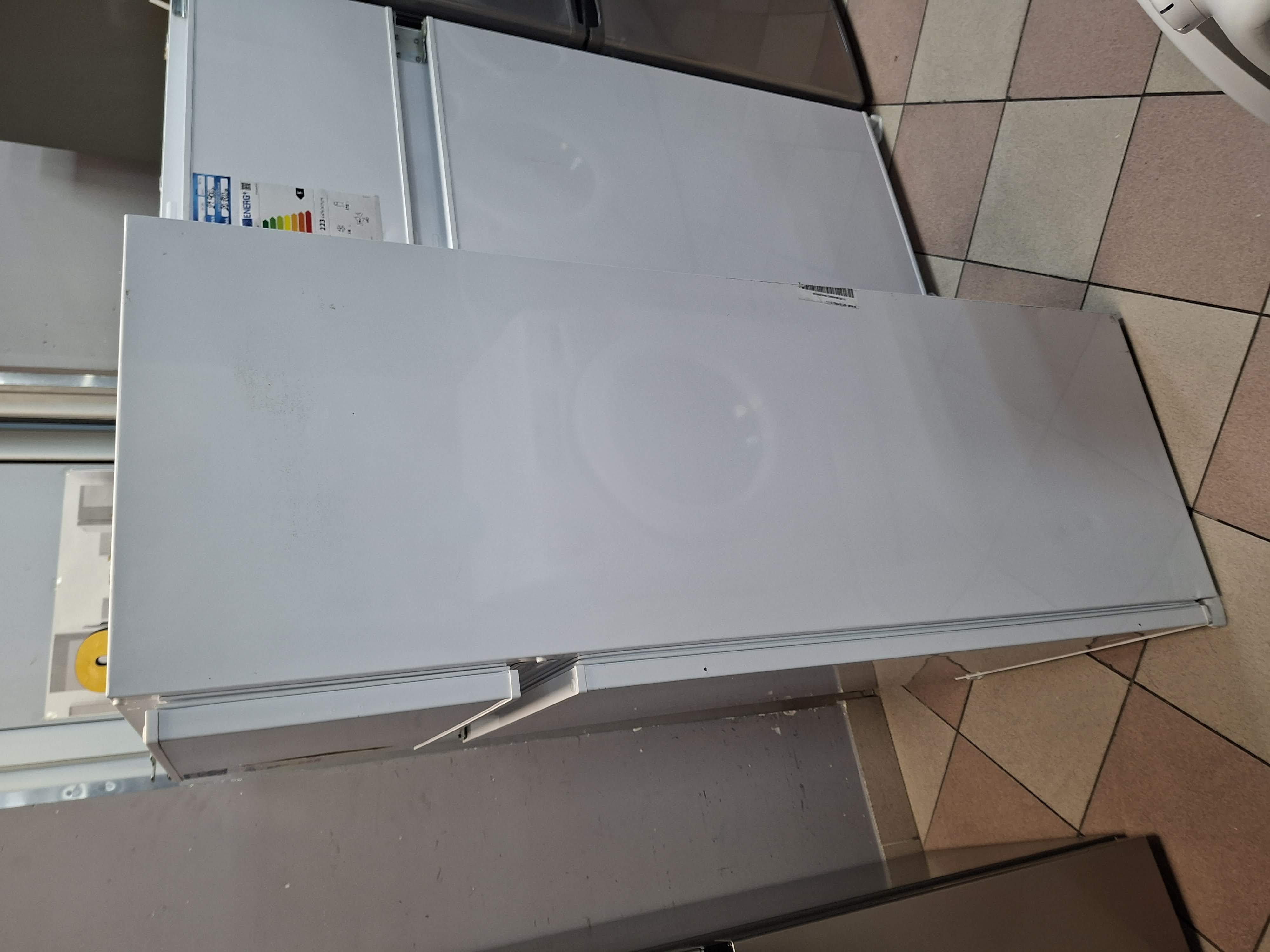 Ugradni Frižider Perla PE2630APYD (2) , 144 cm.