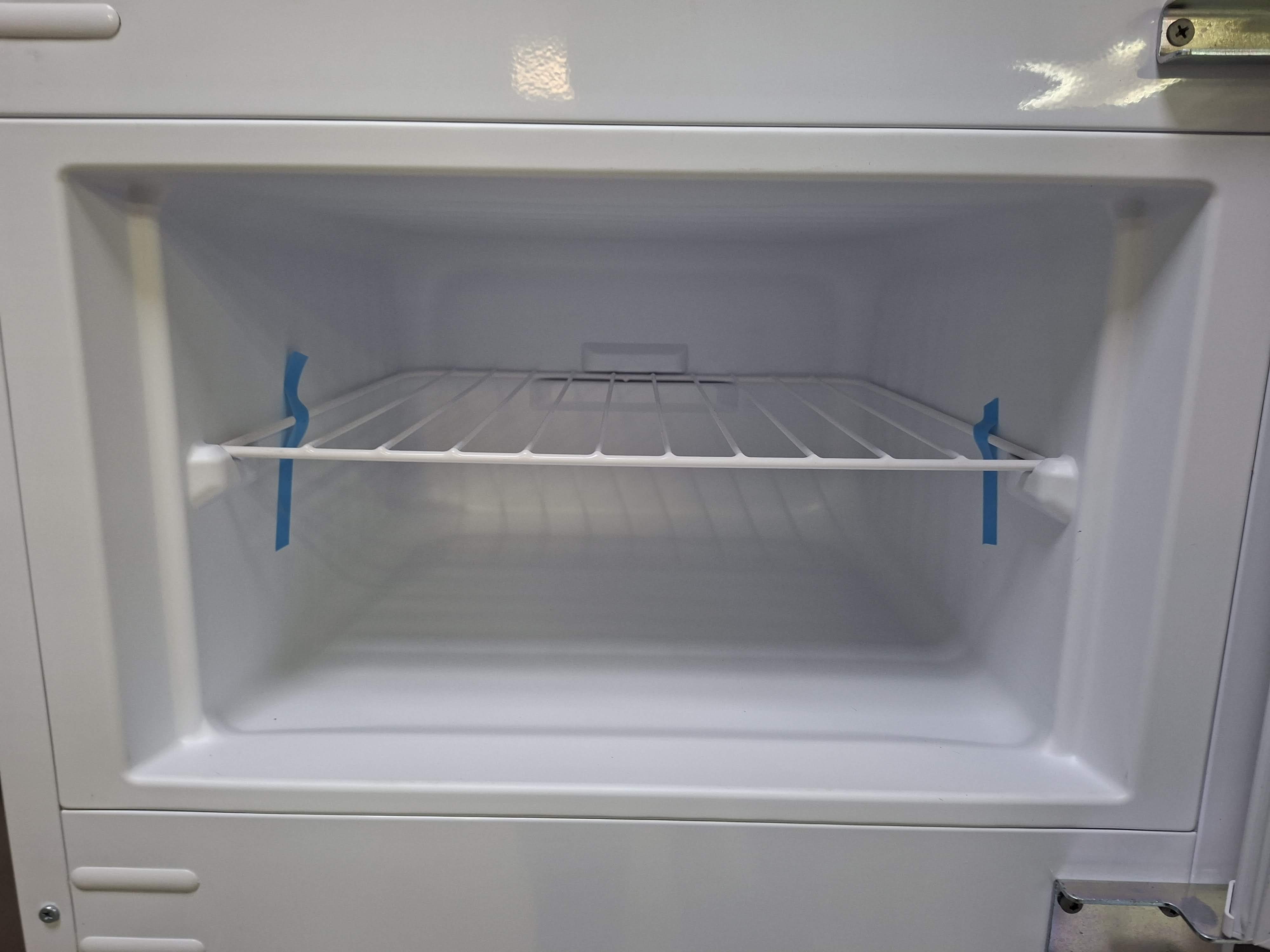 Ugradni Frižider Perla PE2630APYD (3) , 144 cm.