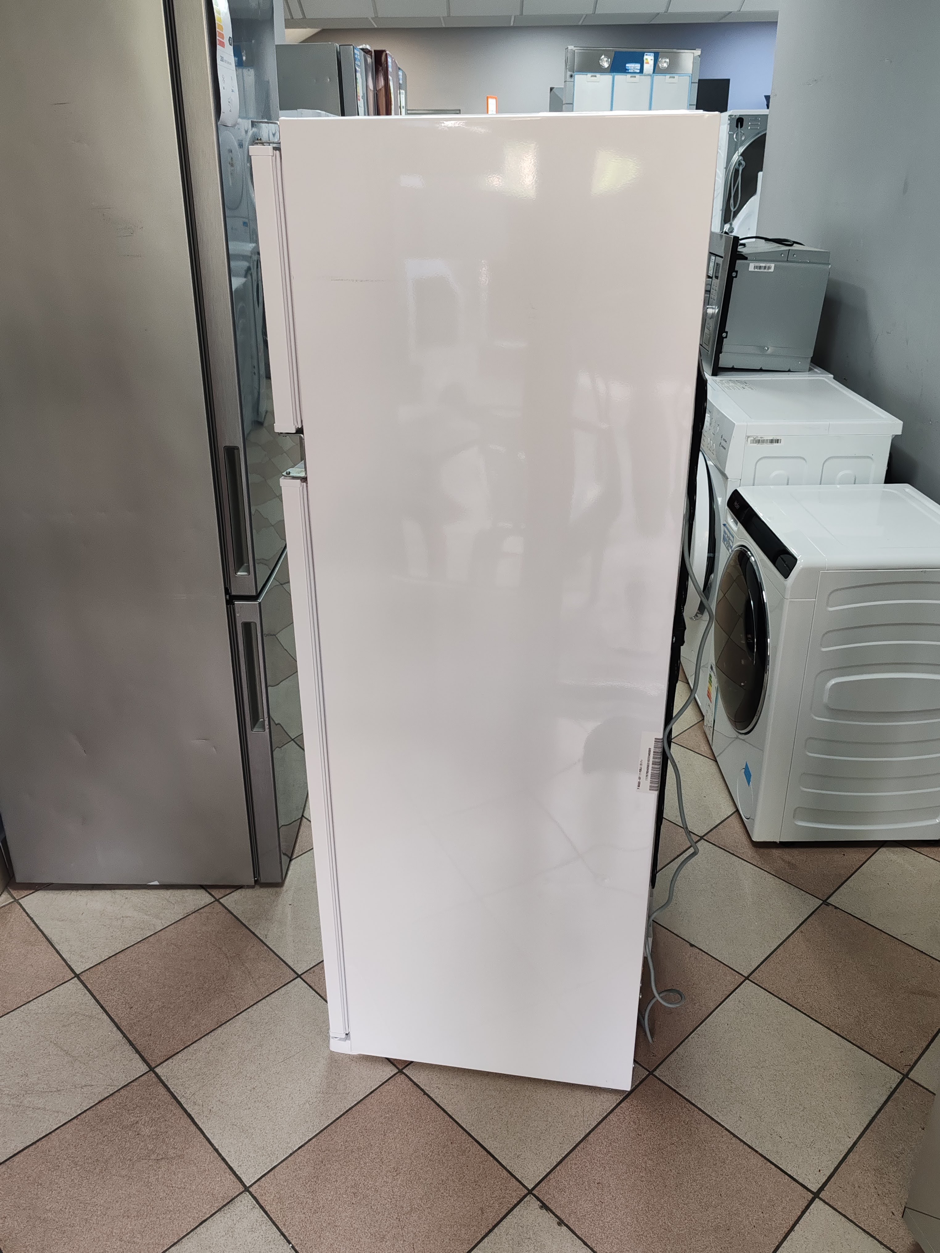 Ugradni Frižider Perla PE2630APYD , 144 cm.