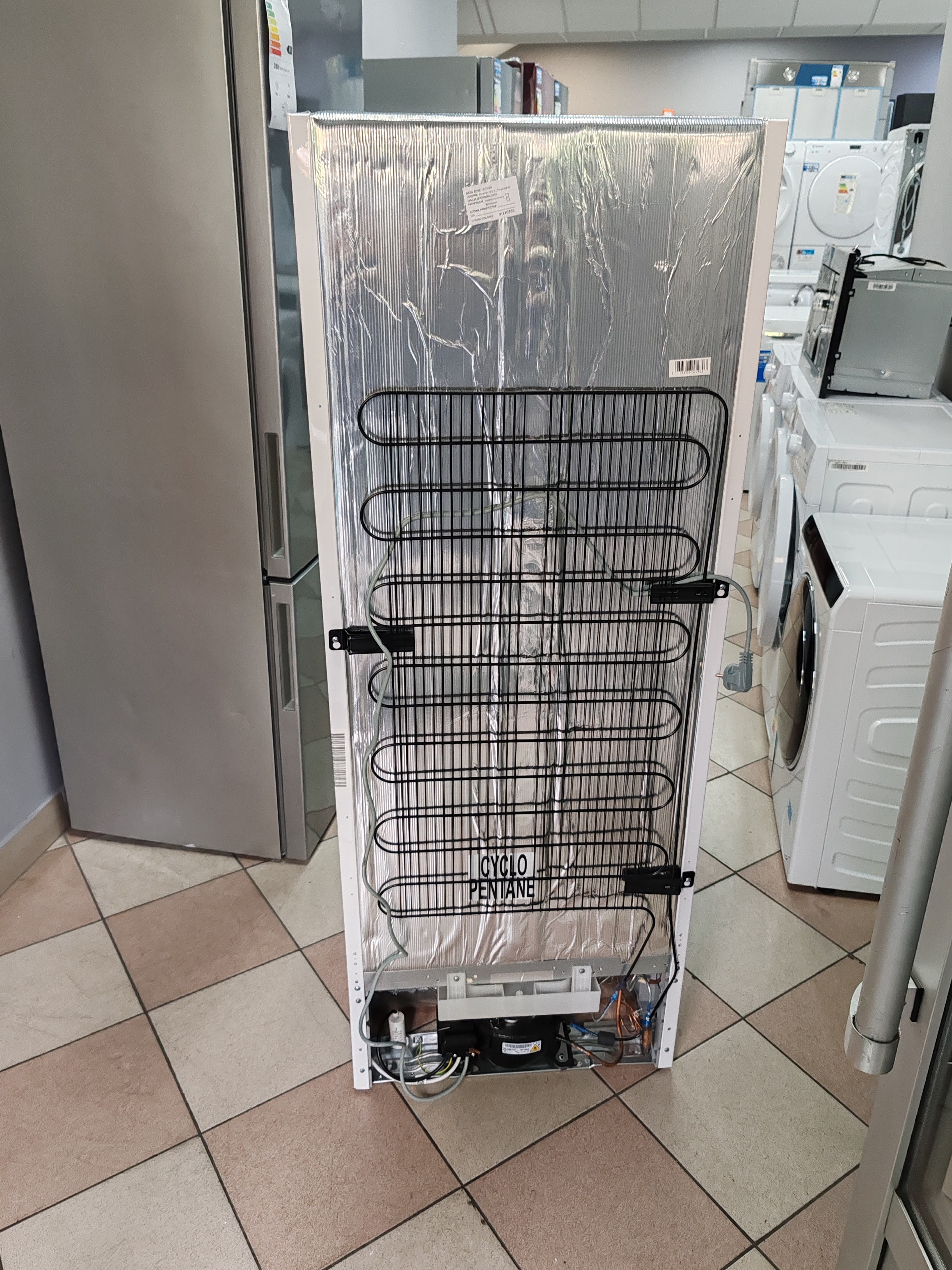 Ugradni Frižider Perla PE2630APYD , 144 cm.