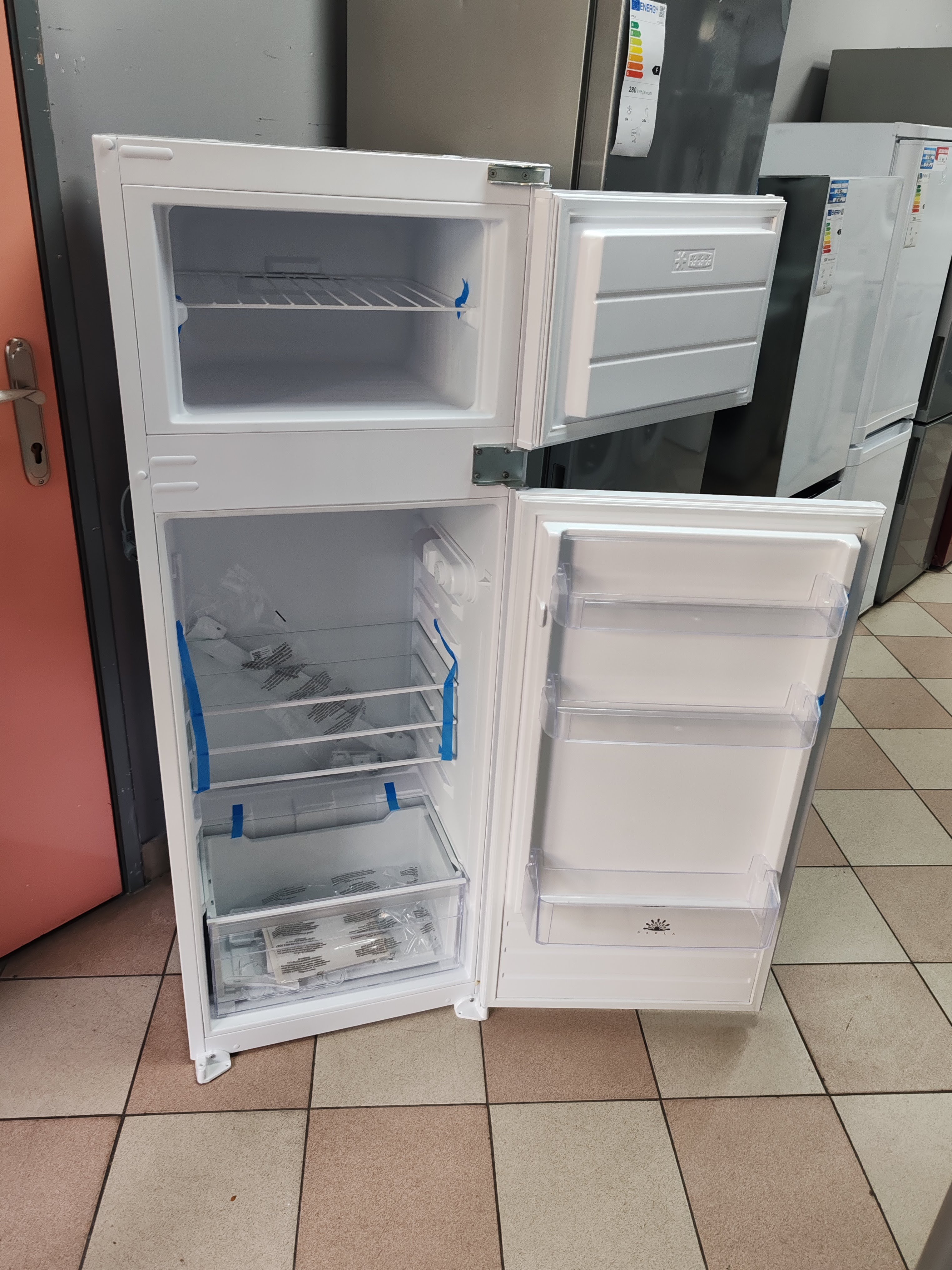 Ugradni Frižider Perla PE2630APYD , 144 cm.