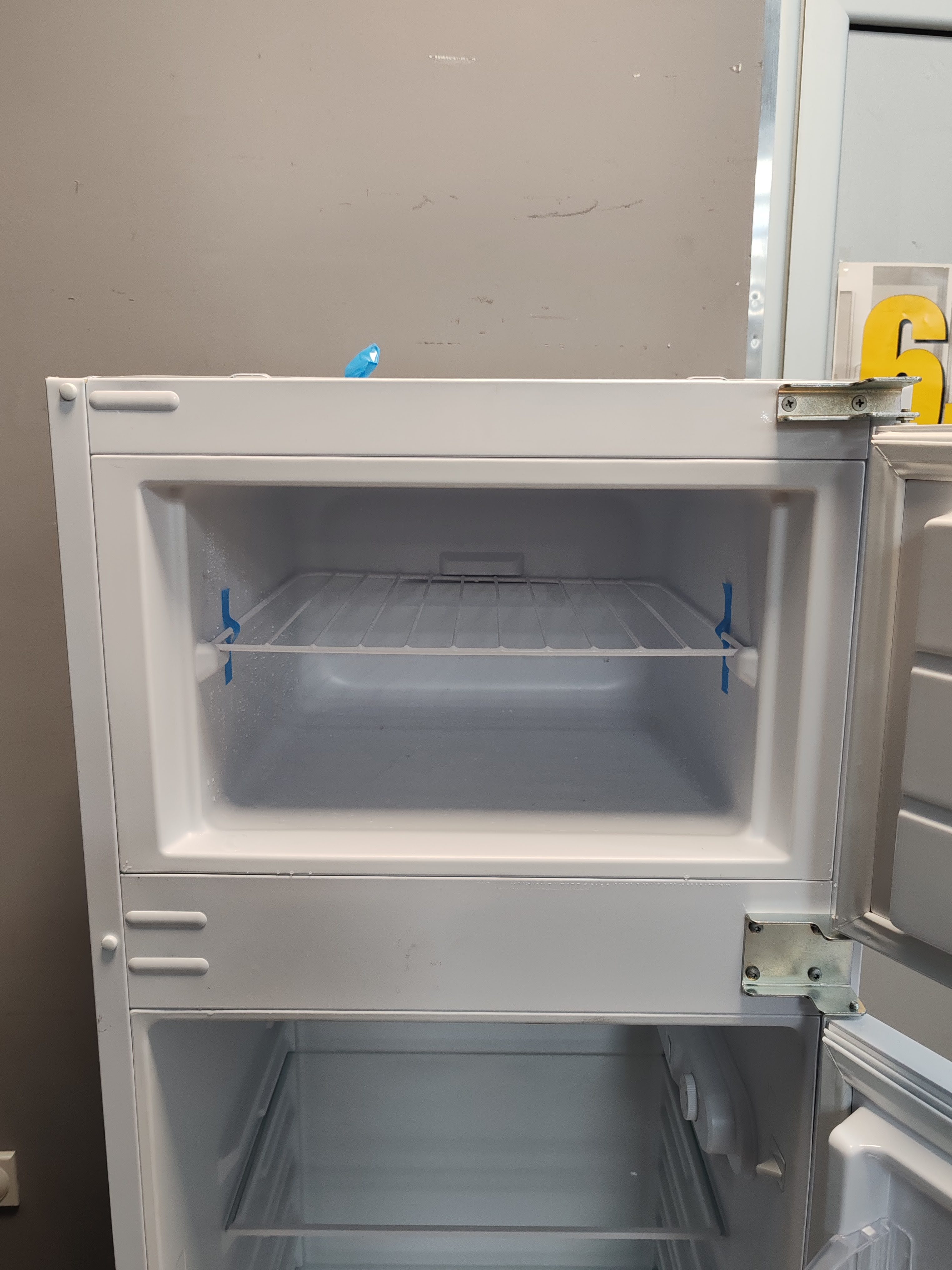 Ugradni Frižider Perla PE2630APYD , 144 cm.