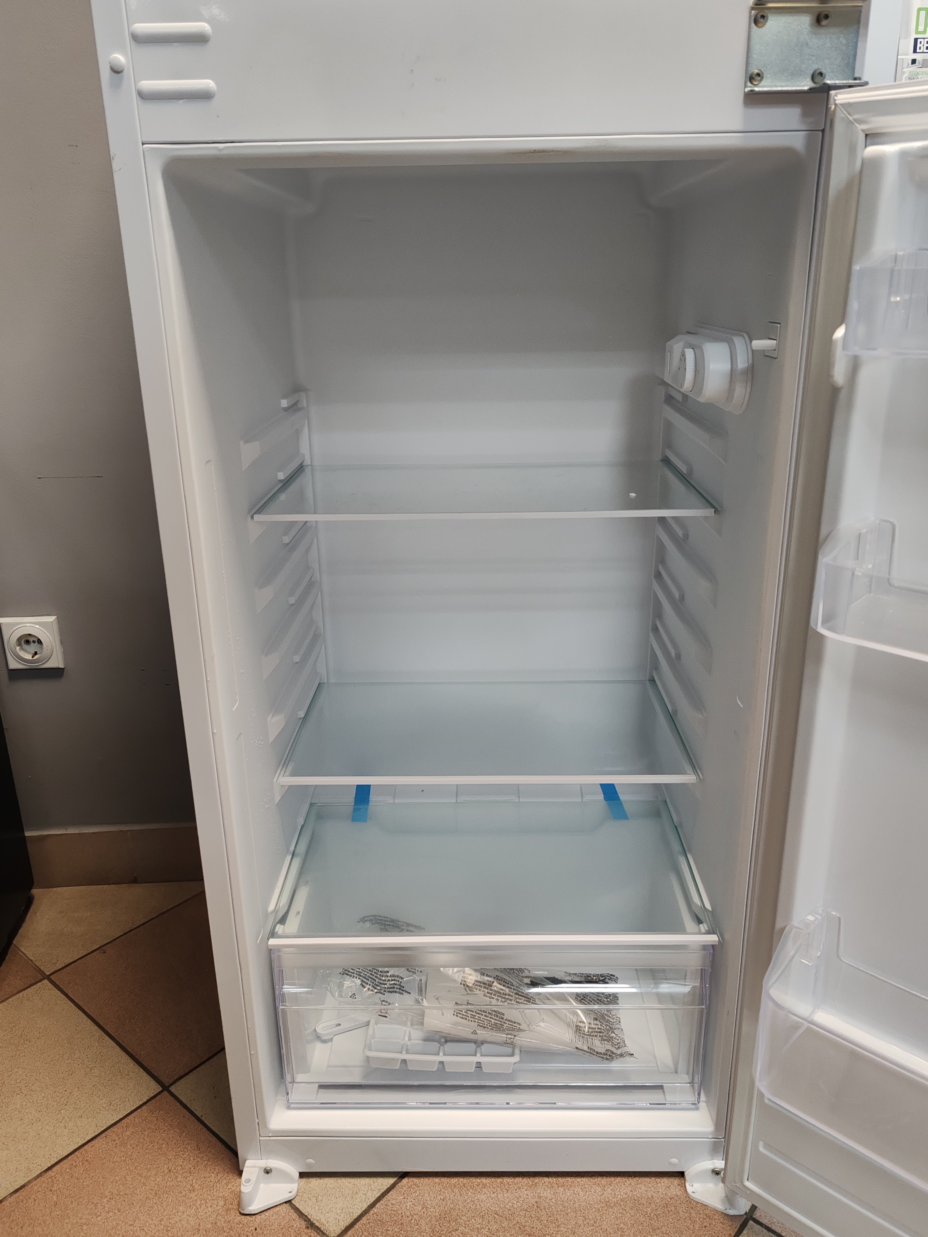 Ugradni Frižider Perla PE2630APYD , 144 cm.