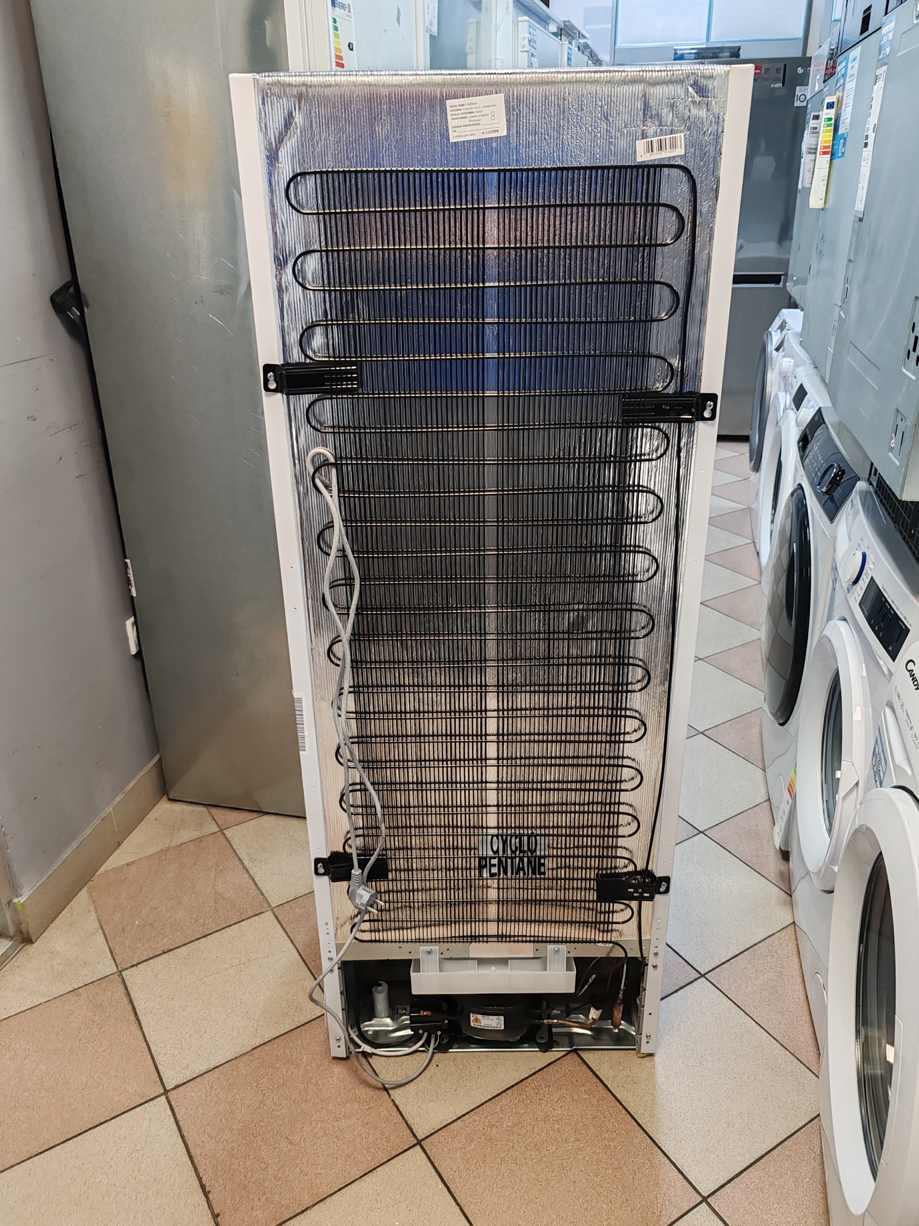 Ugradni Frižider Perla PE2630E , 144 cm.