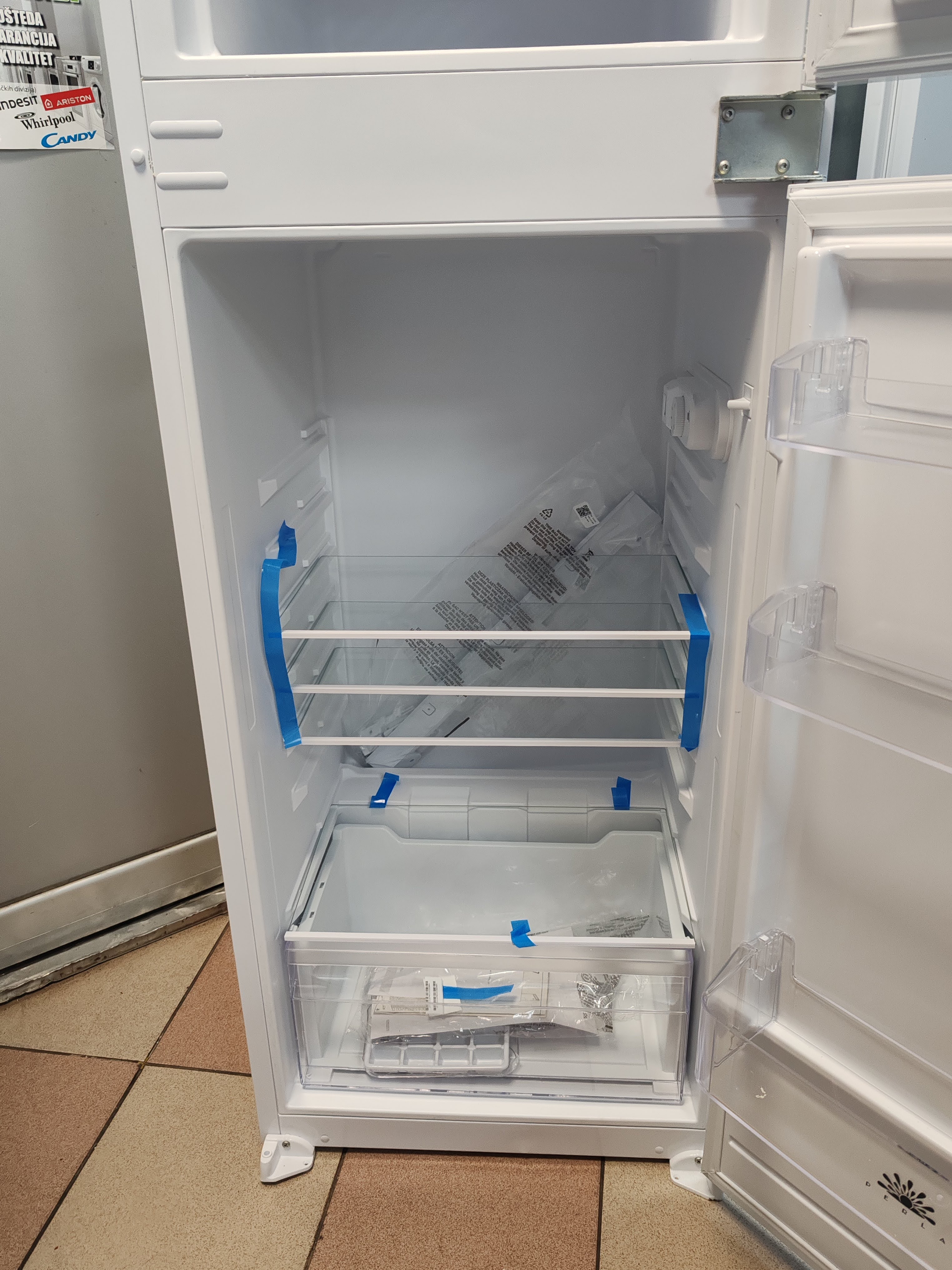 Ugradni Frižider Perla PE2630E , 144 cm.