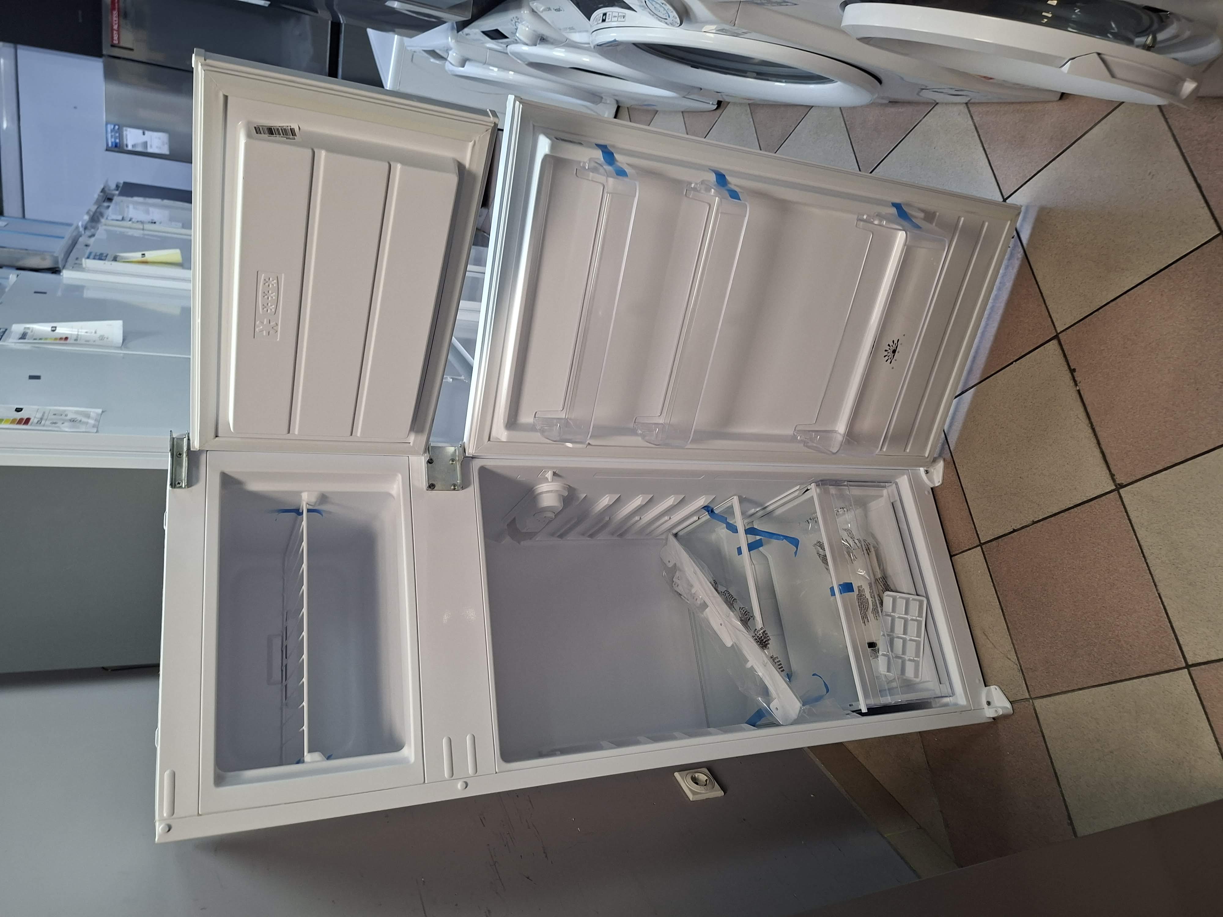 Ugradni Frižider Perla PE2630E , 144 cm.