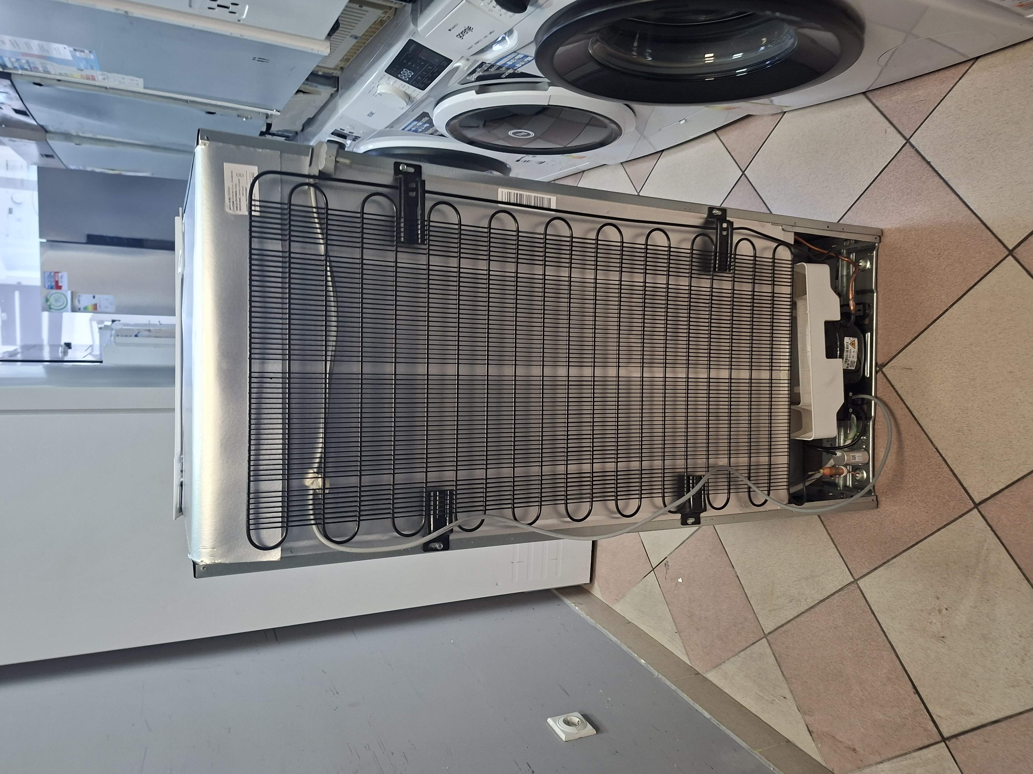 Ugradni Frižider Privileg  PRCI 12GF2 , 121.5 cm.