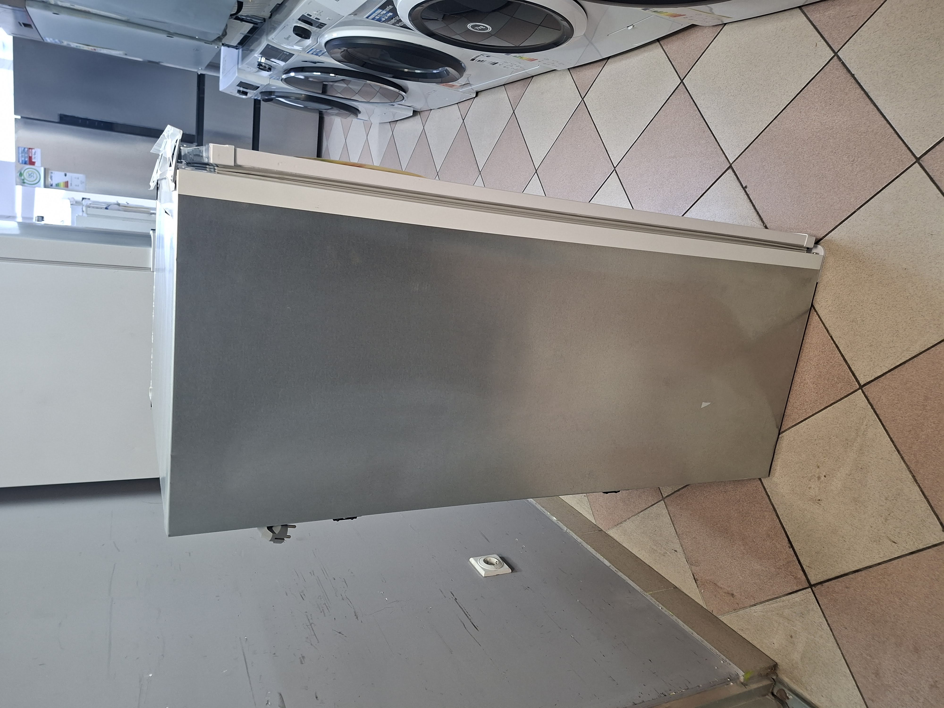 Ugradni Frižider Privileg  PRCI 12GF2 , 121.5 cm.