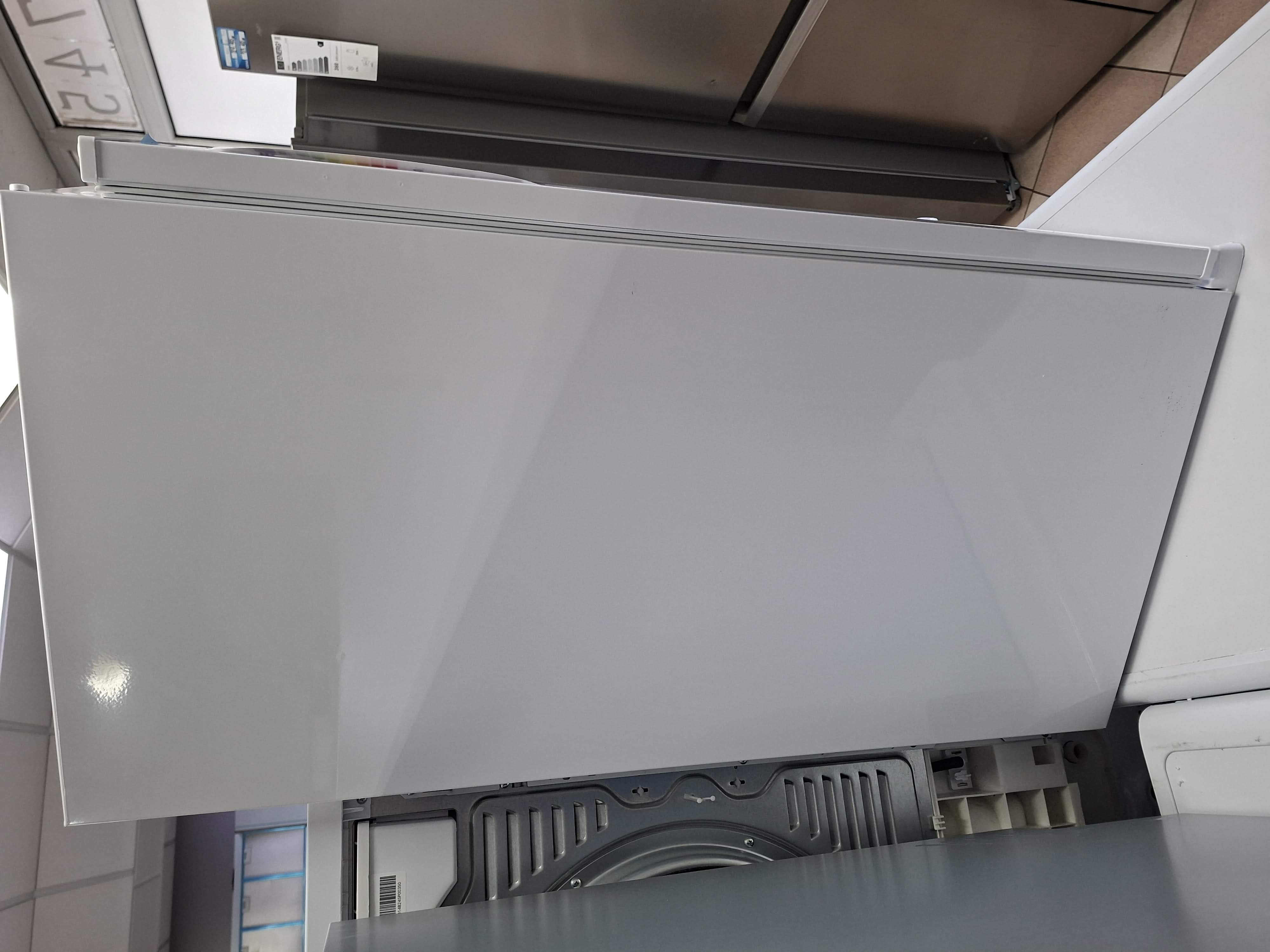 Ugradni frižider VOX IKS 1800E , 102 cm