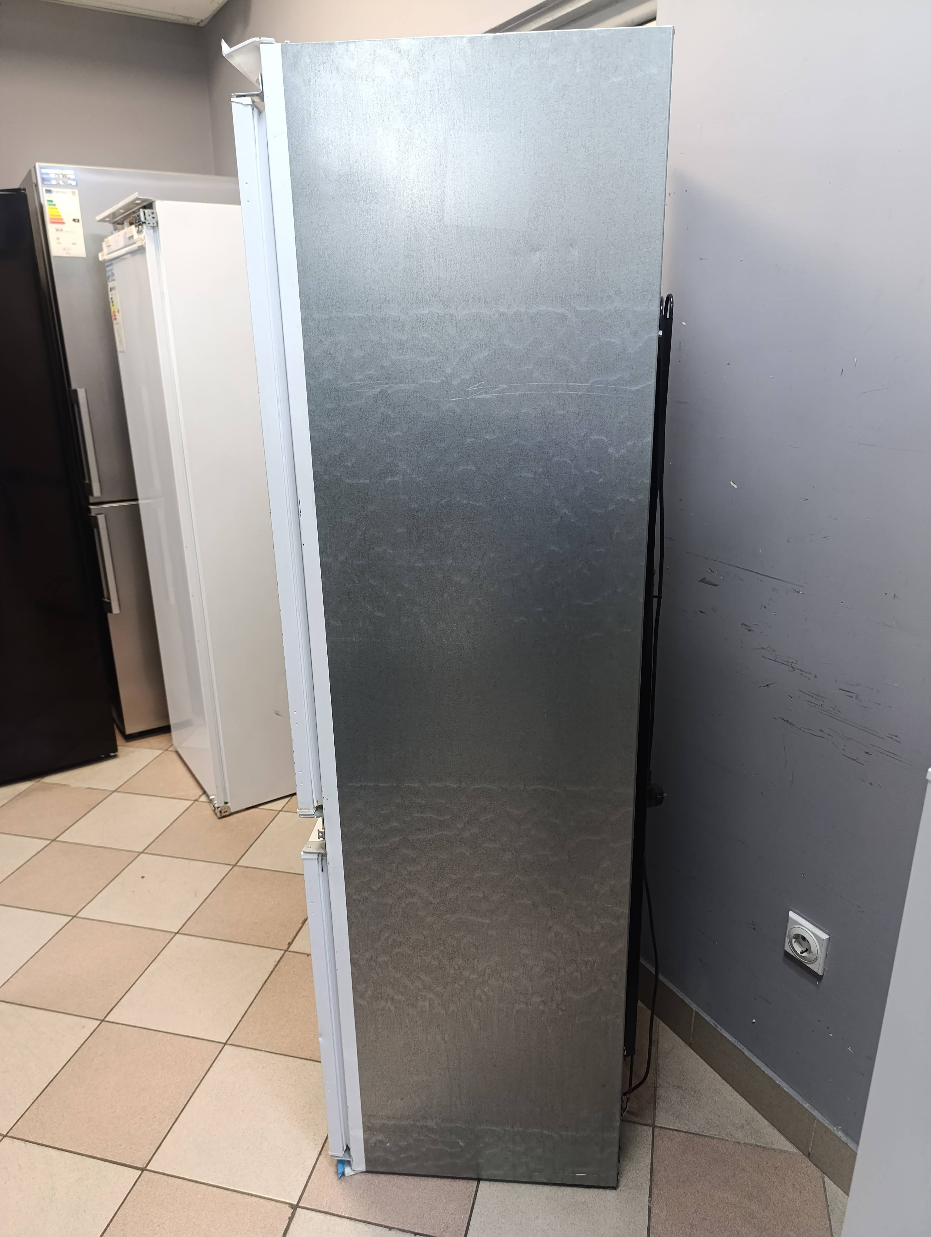 Ugradni Frižider Whirlpool ART 66001 , 177 cm.