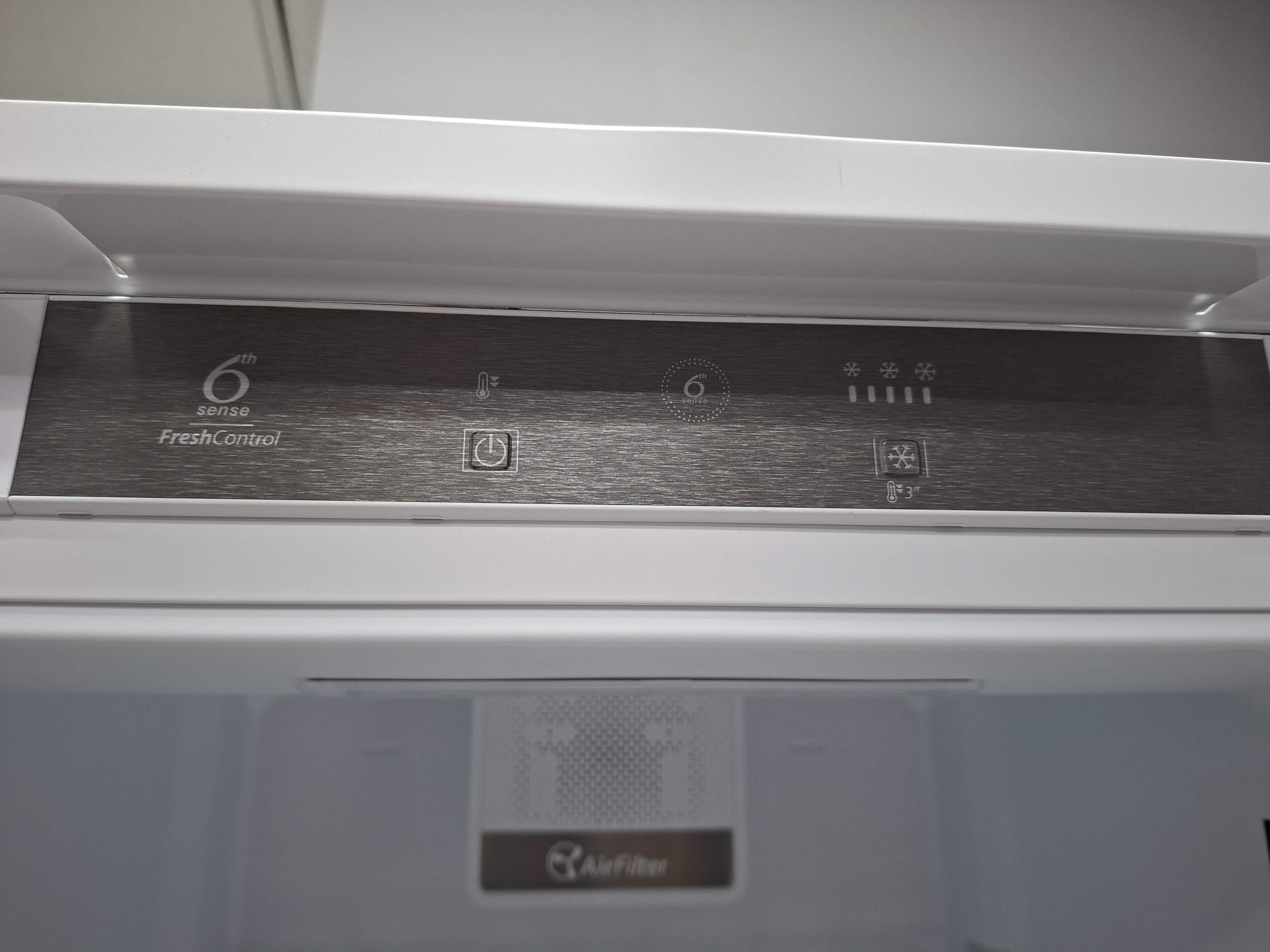 Ugradni frižider Whirlpool ART 9812 SF1, 194cm