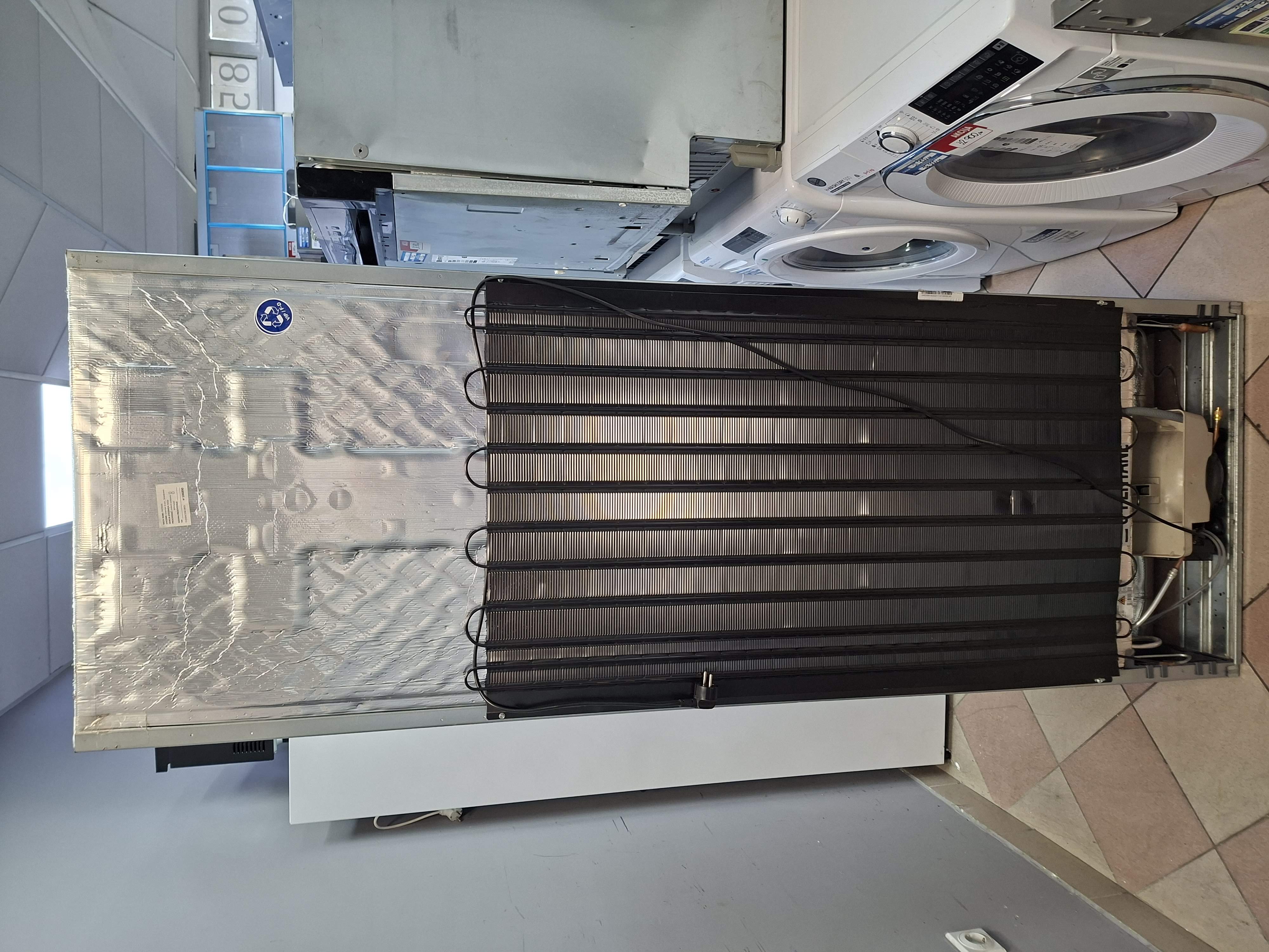Ugradni frižider Whirlpool SP40 801 1, 194x 69 cm