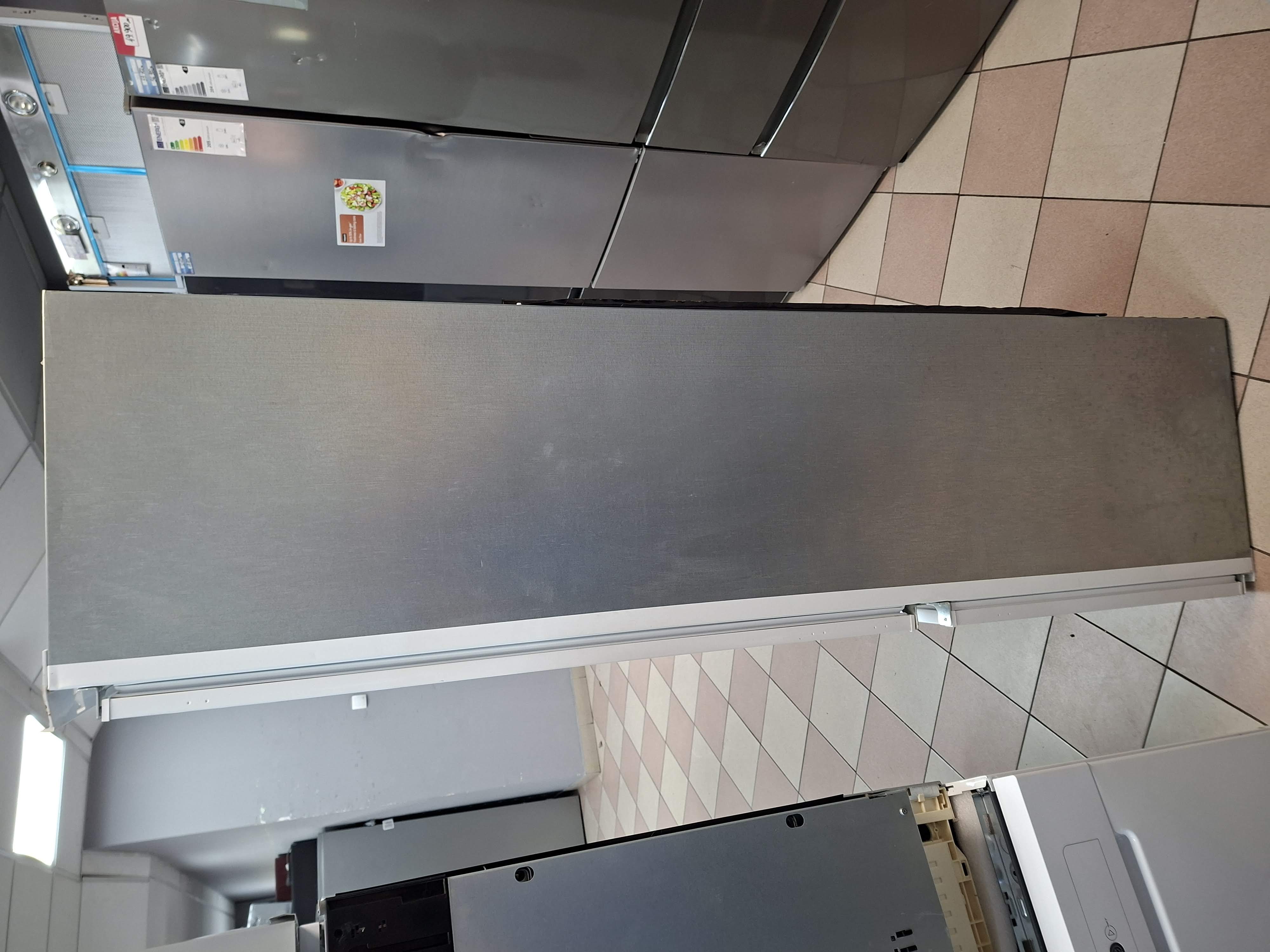 Ugradni frižider Whirlpool SP40 801 1, 194 x 69 cm