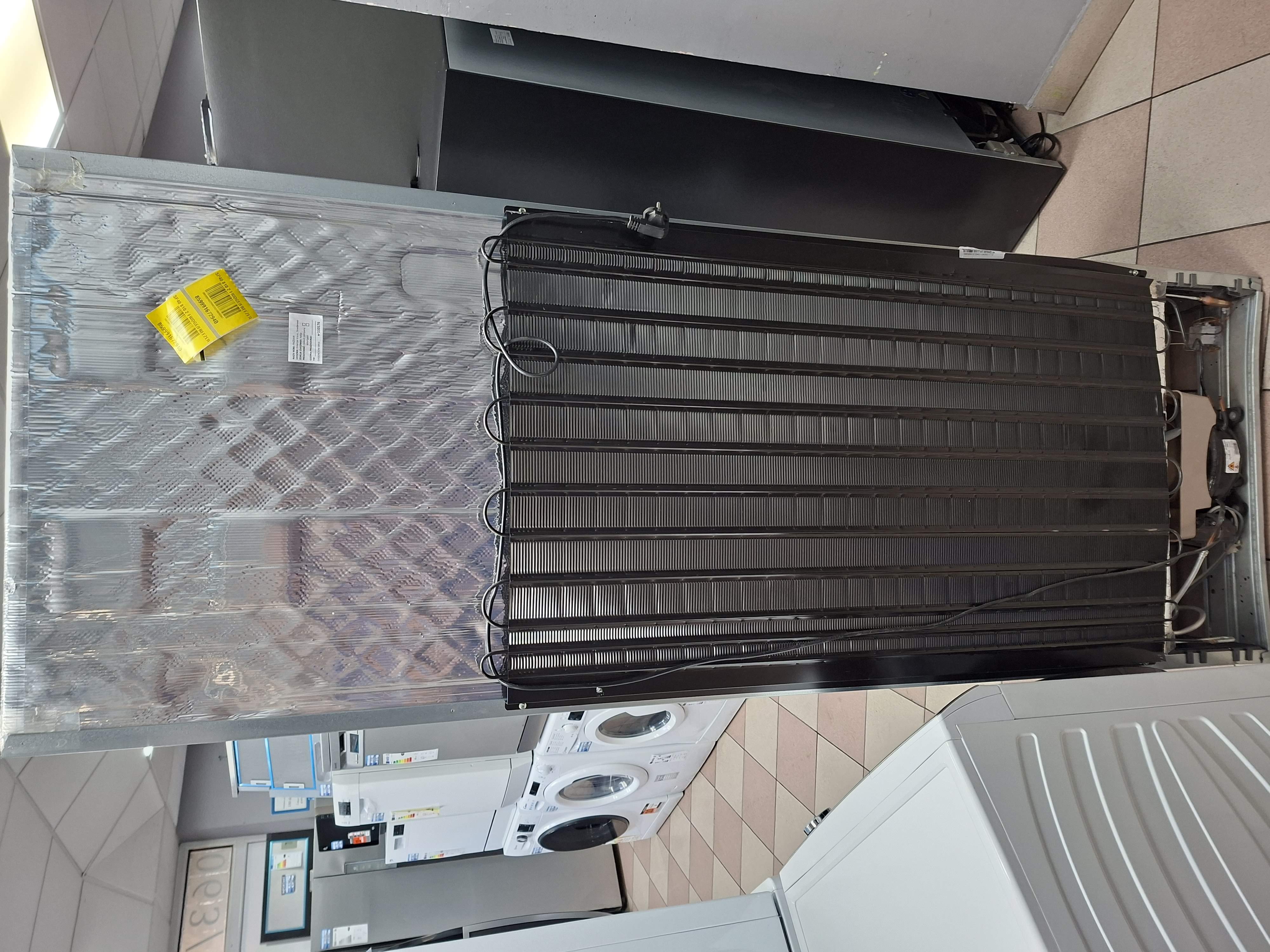 Ugradni Frizider Whirlpool SP40 810 2 ,  194 cm
