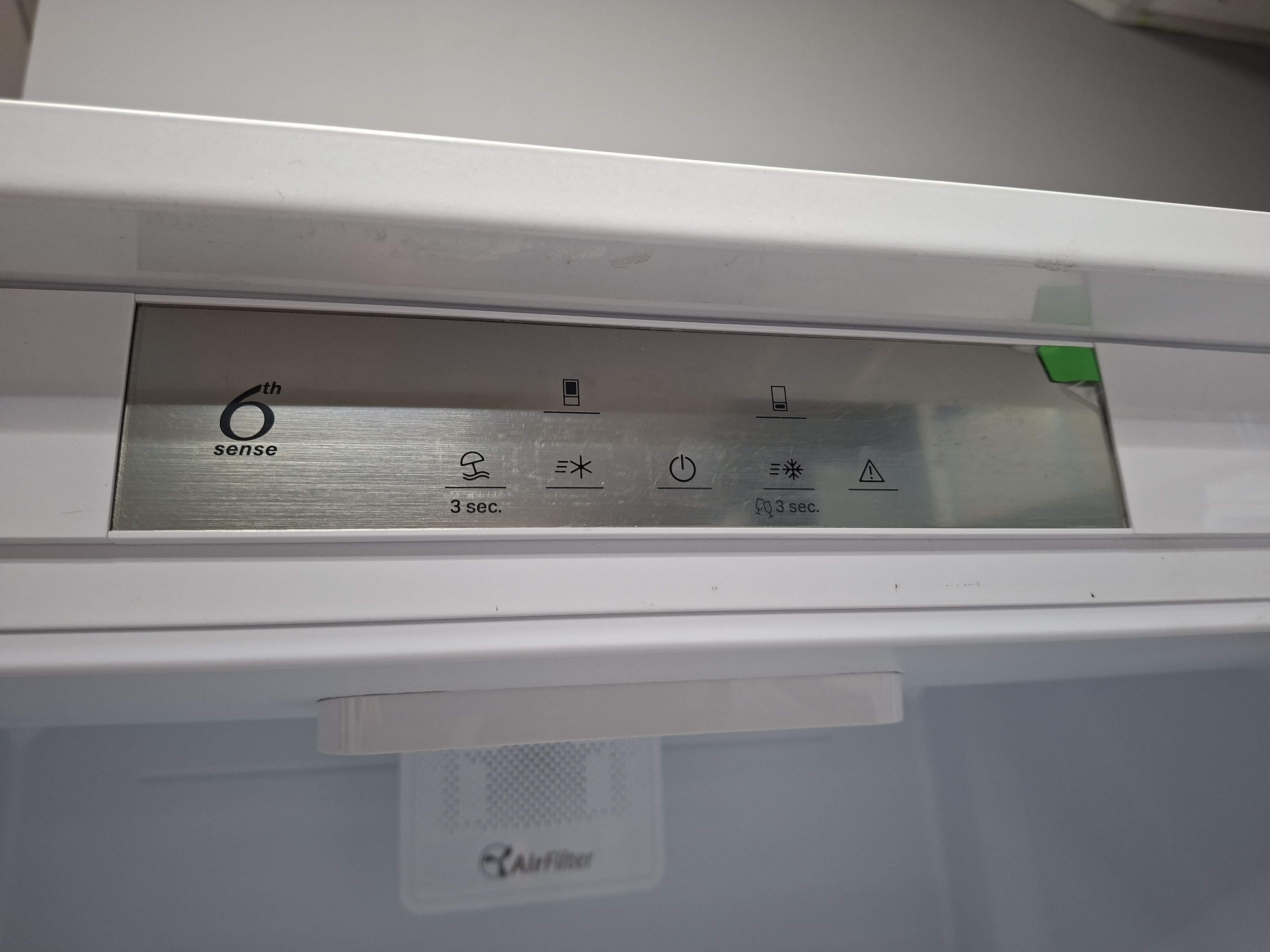 Ugradni Frizider Whirlpool SP40 810 2 ,  194 cm