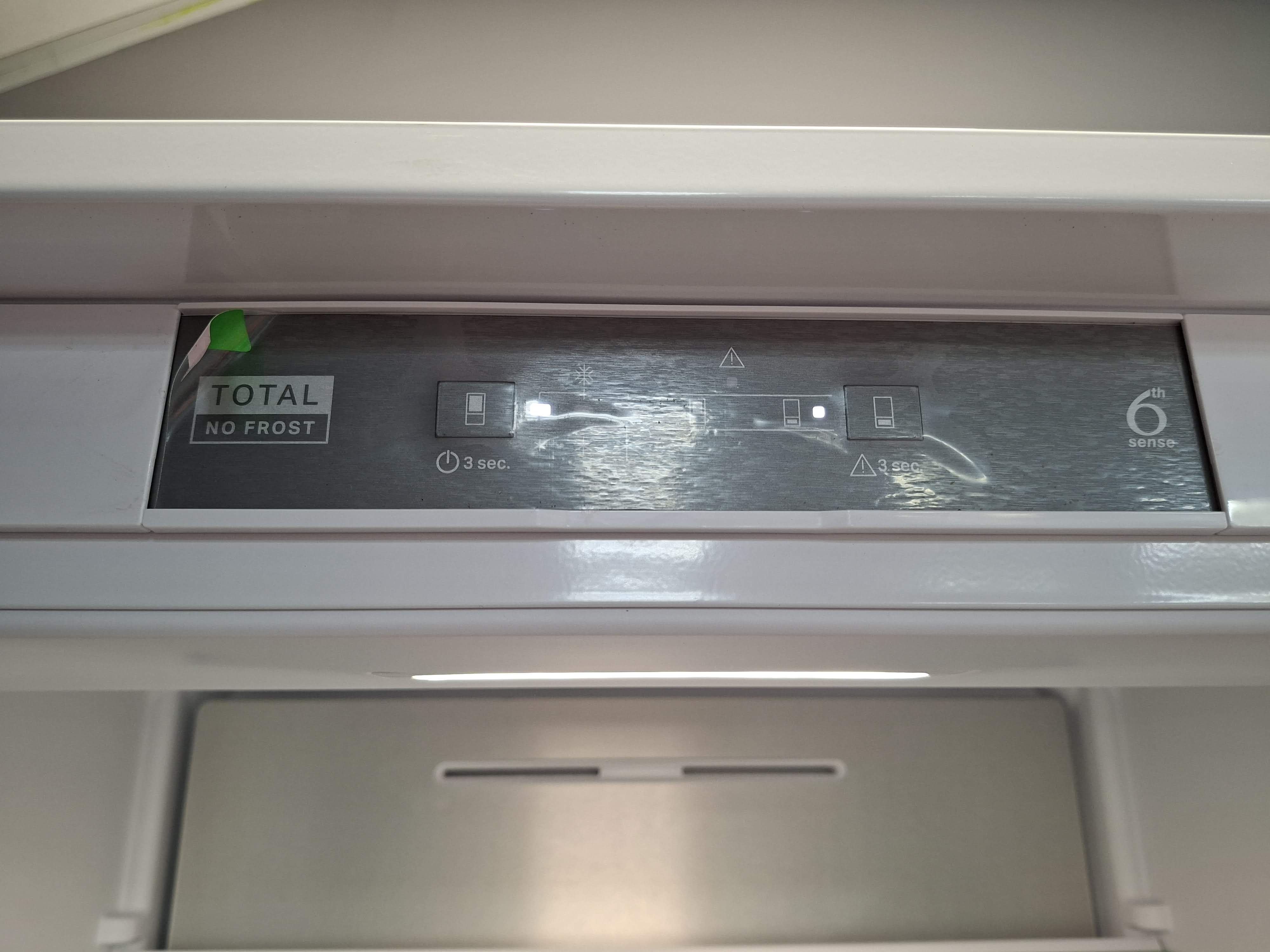 Ugradni Frižider Whirlpool WH SP70 T122 , 194x69 cm.