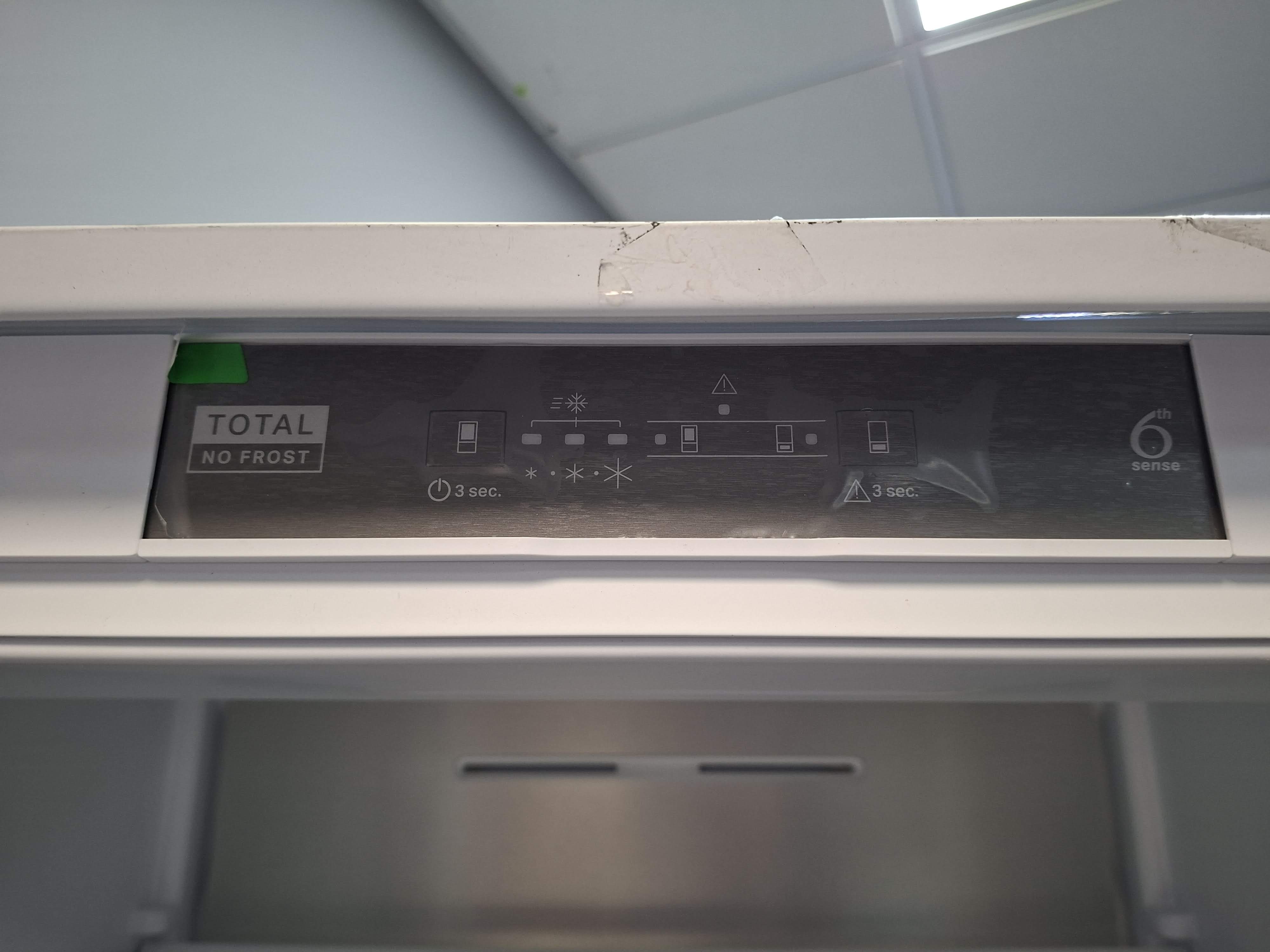Ugradni Frižider Whirlpool WH SP70 T122 , 194x69 cm.