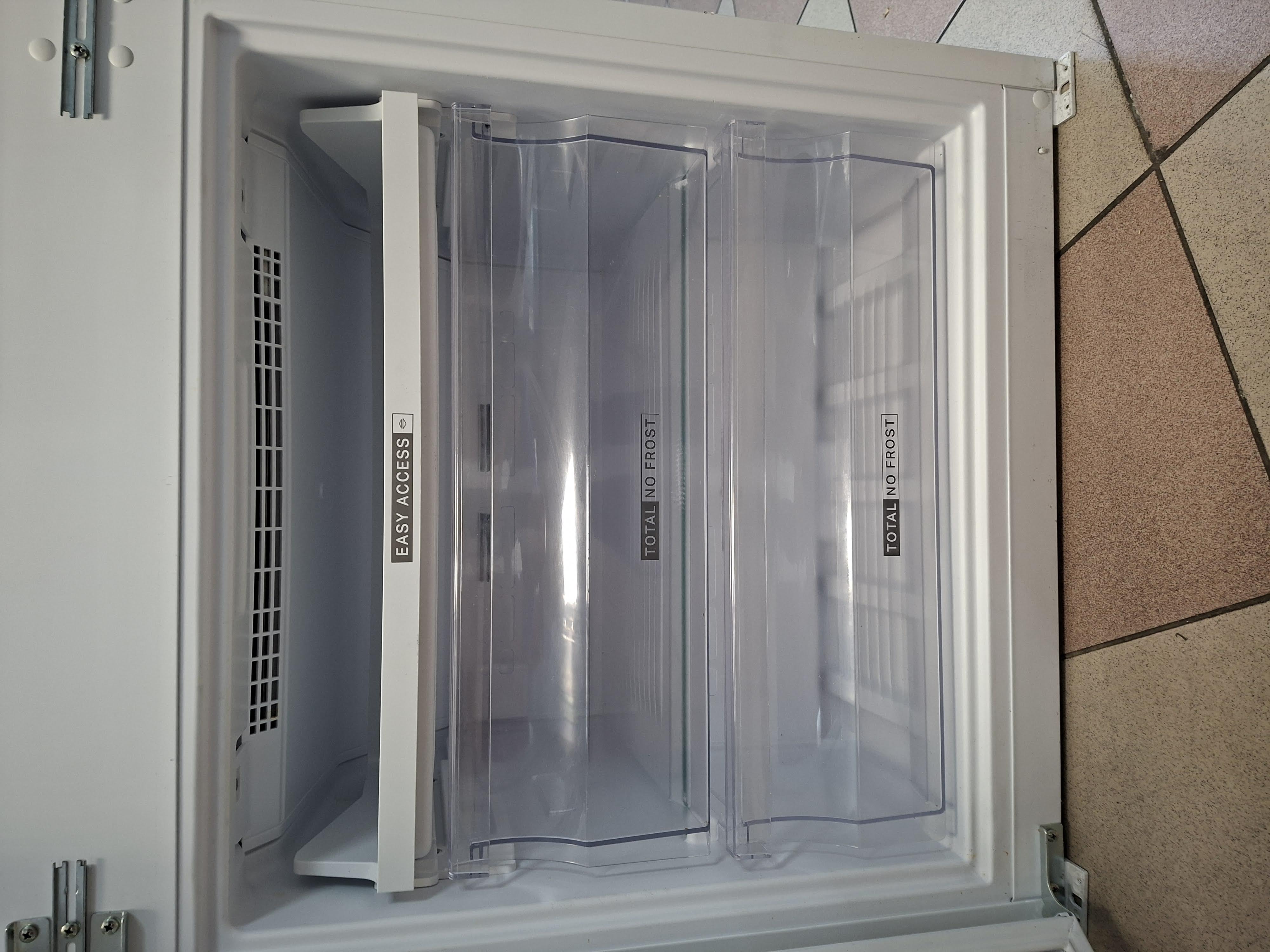 Ugradni Frižider Whirlpool WH SP70 T122 , 194x69 cm.