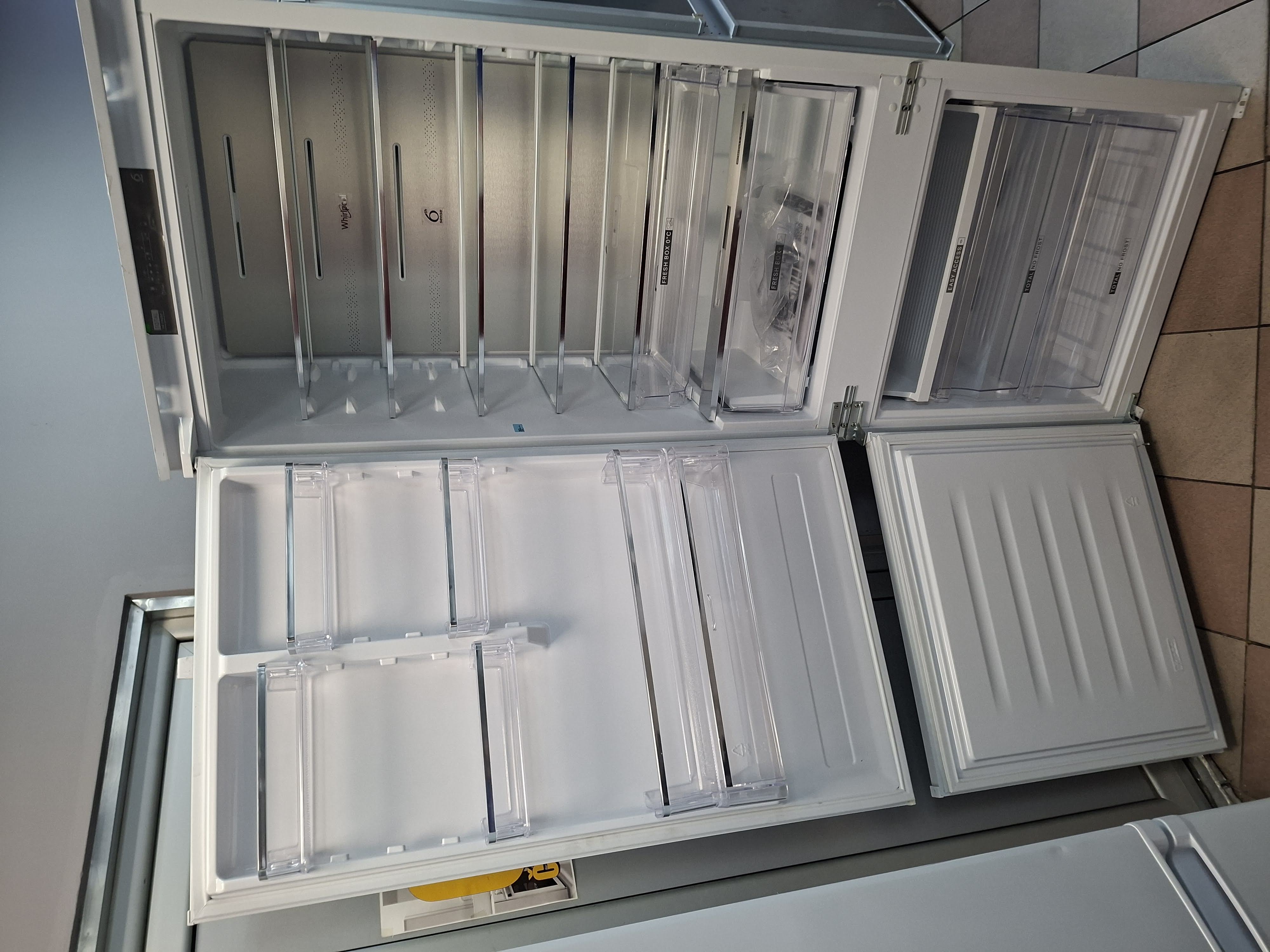 Ugradni Frižider Whirlpool WH SP70 T122 , 194x69 cm.