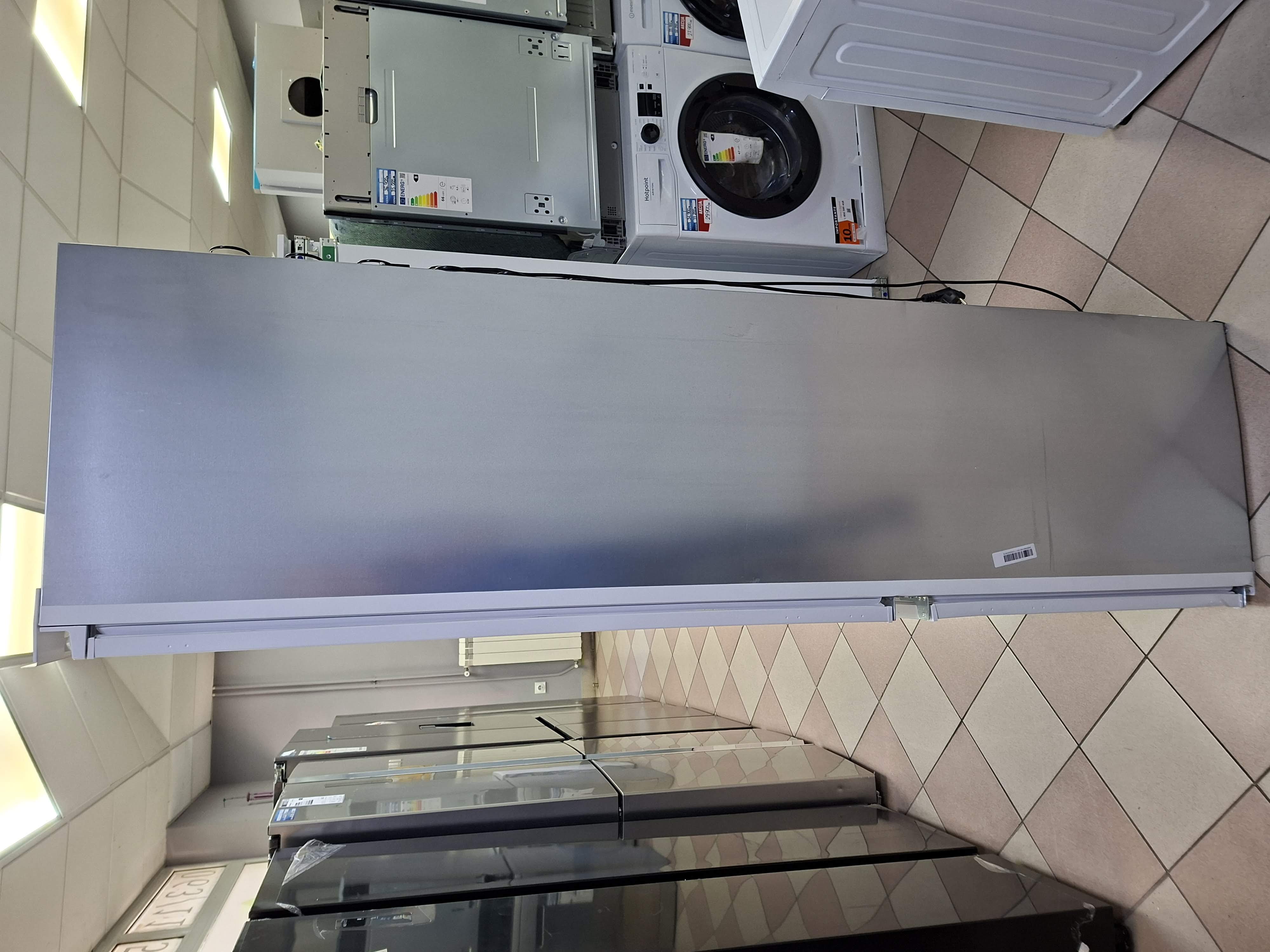 Ugradni Frižider Whirlpool WH SP70 T122 , 194x69 cm.