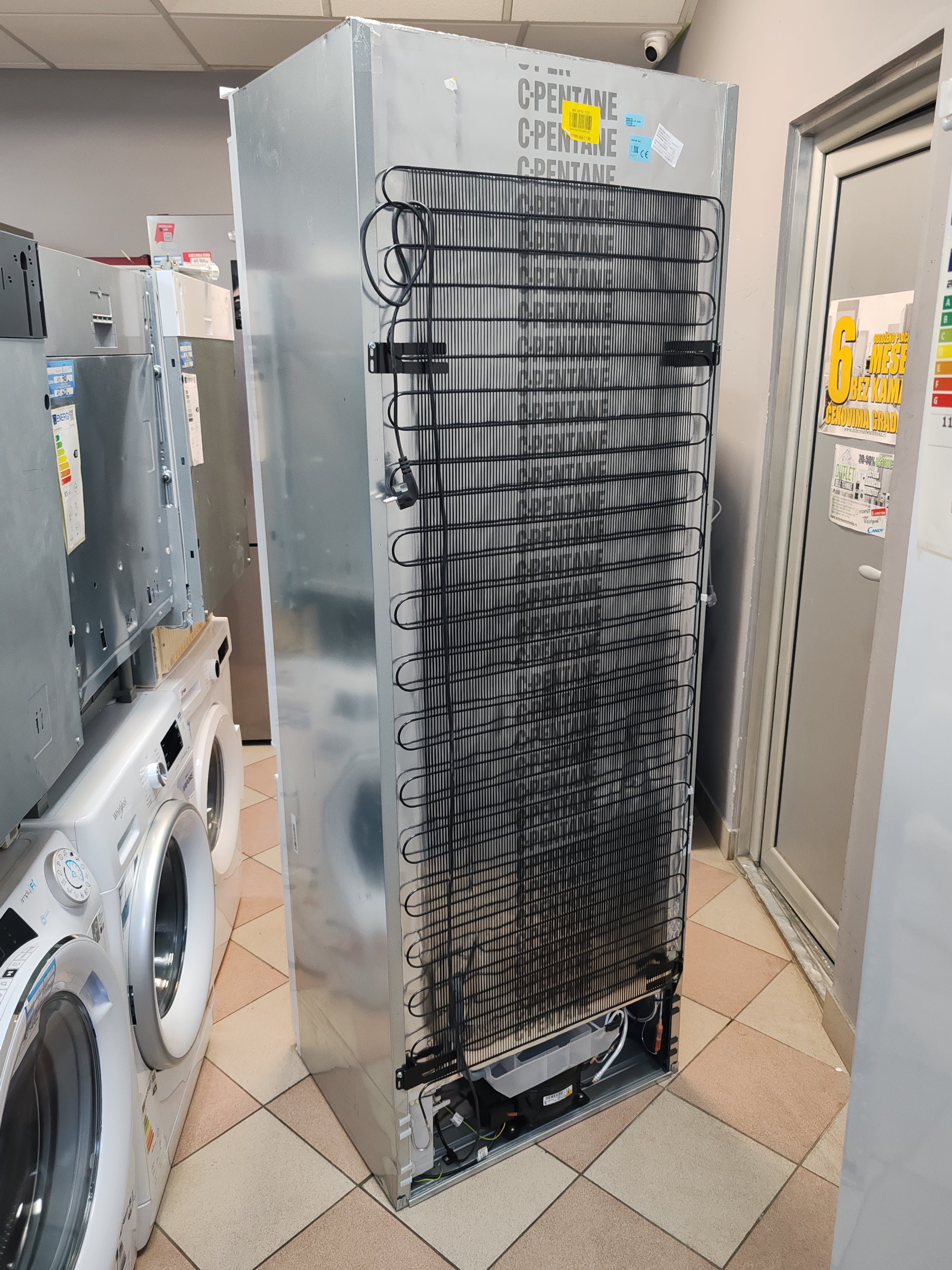 Ugradni Frižider Whirlpool WH SP70 TI21 , 194x69 cm.