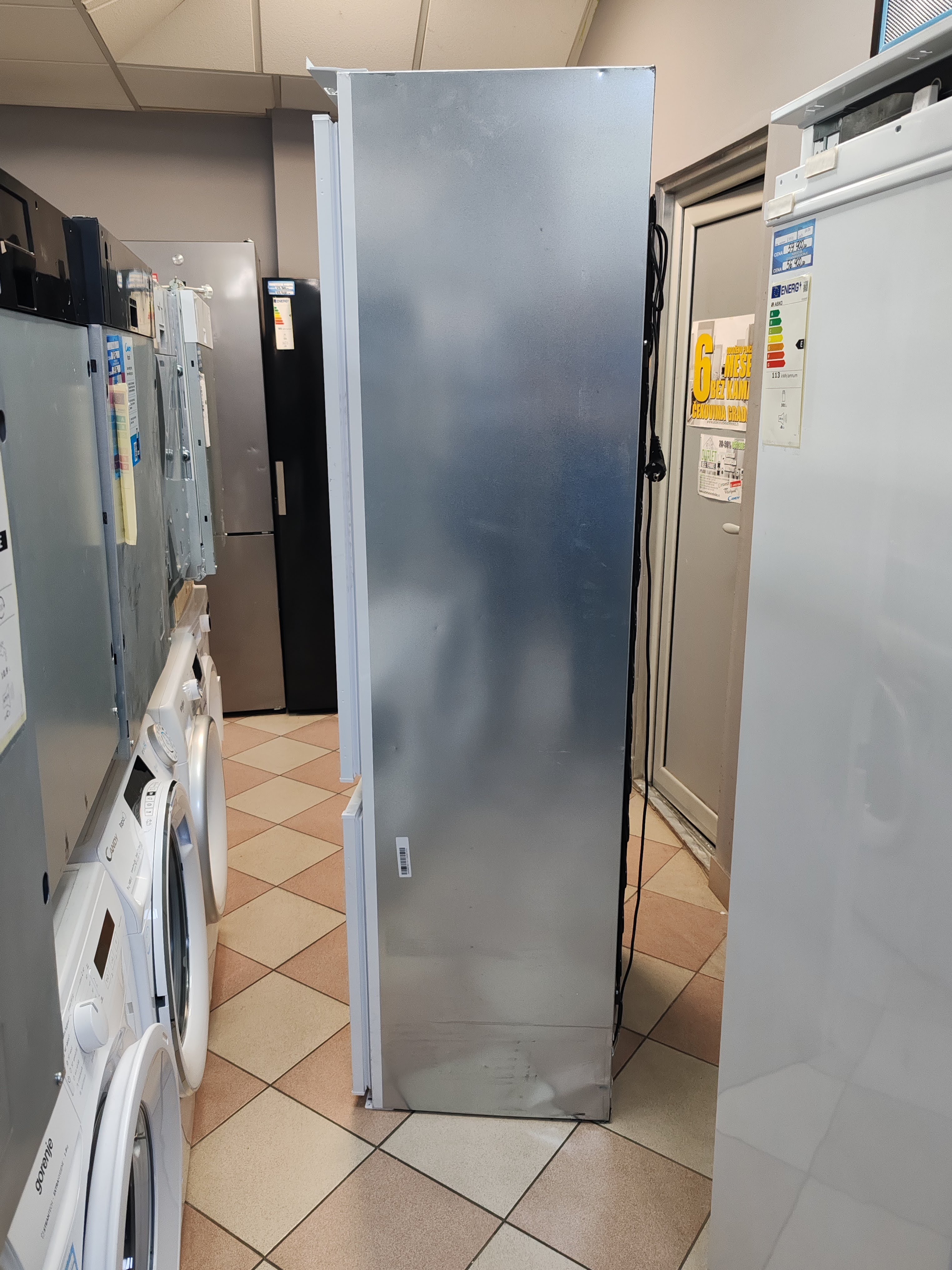 Ugradni Frižider Whirlpool WH SP70 TI21 , 194x69 cm.