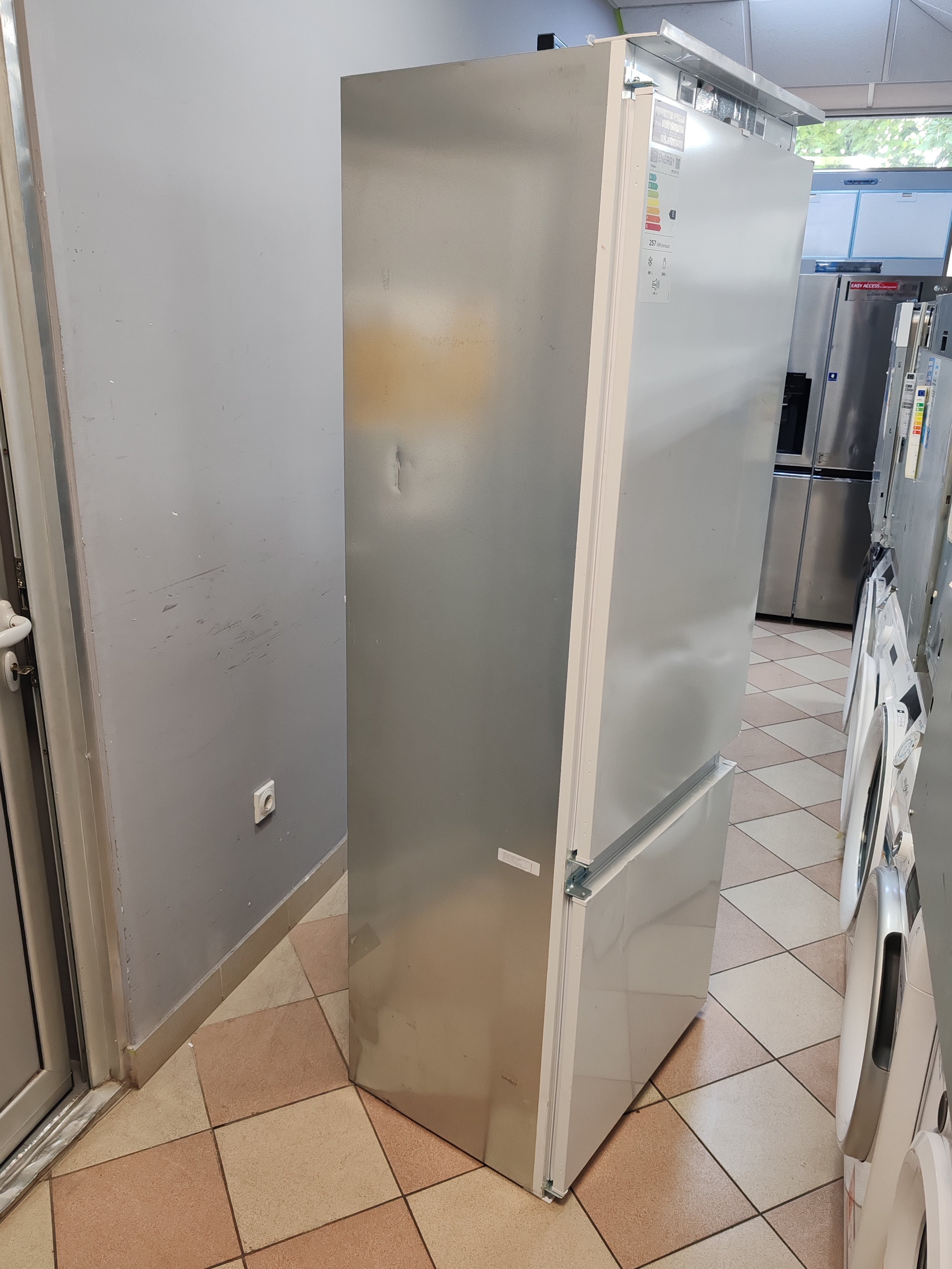 Ugradni Frižider Whirlpool WH SP70 TI21 , 194x69 cm.