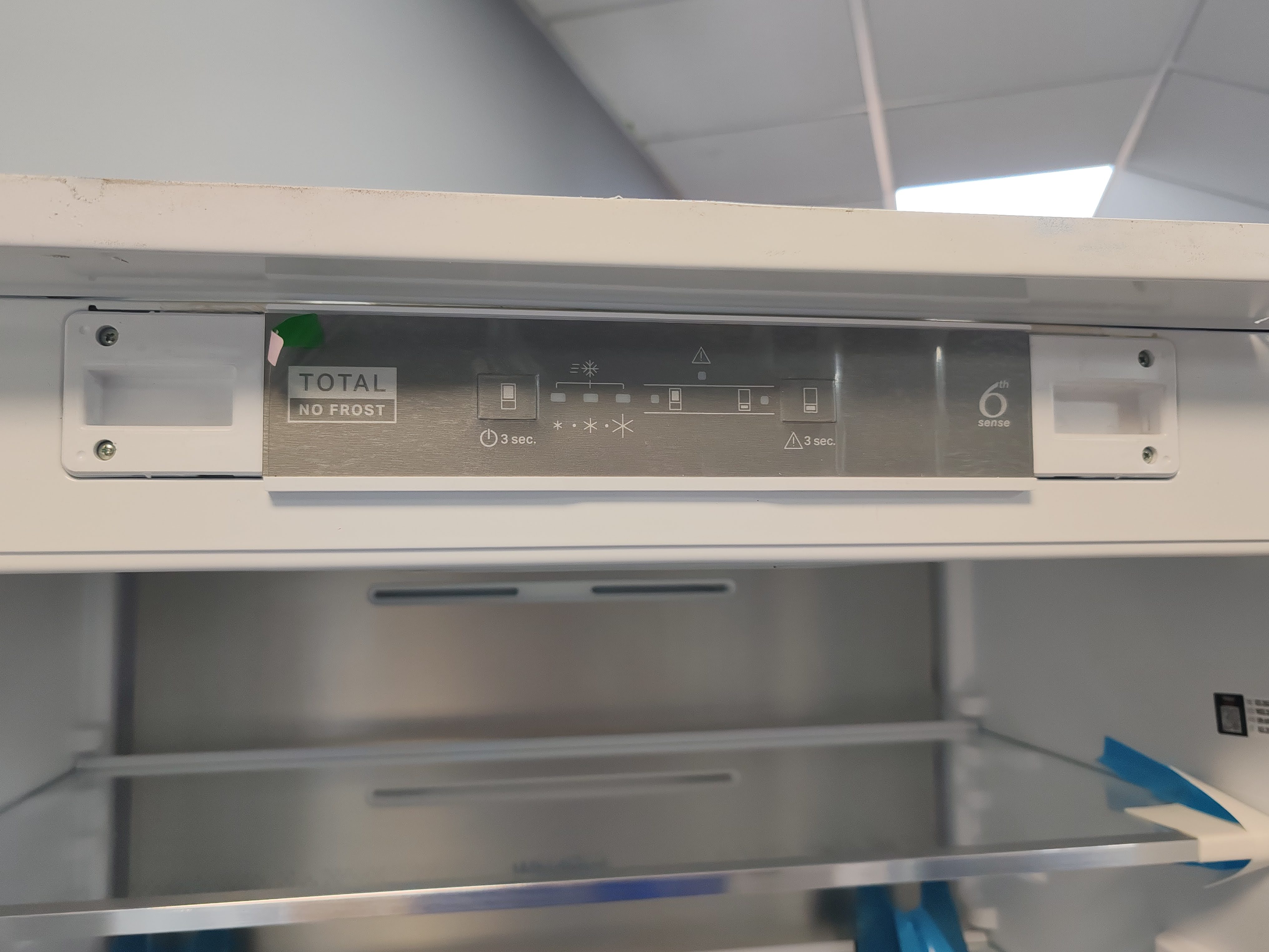 Ugradni Frižider Whirlpool WH SP70 TI21 , 194x69 cm.