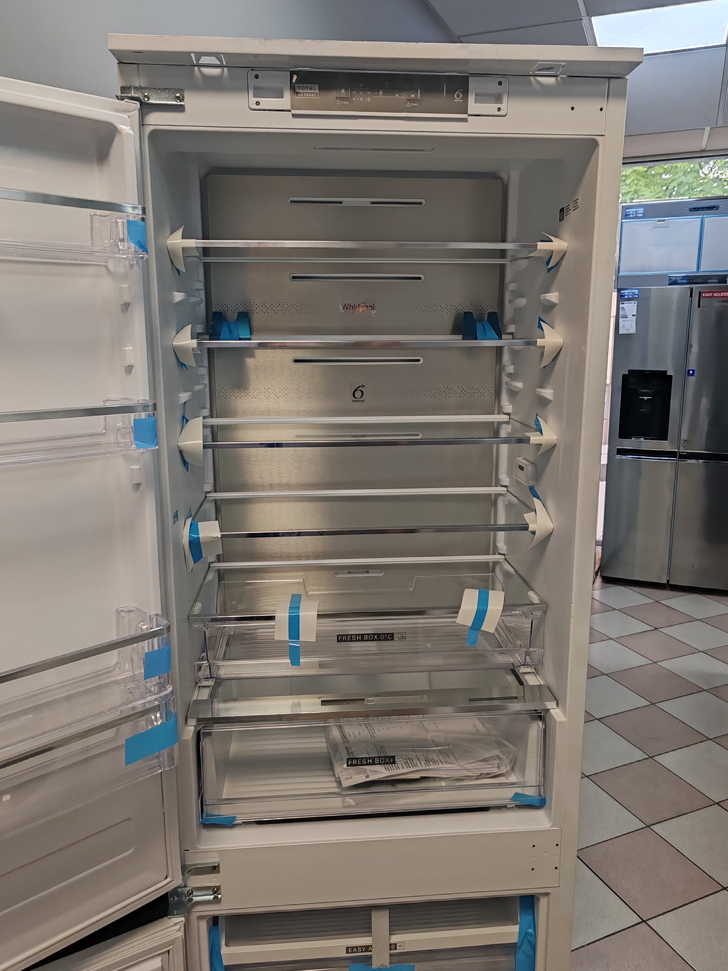Ugradni Frižider Whirlpool WH SP70 TI21 , 194x69 cm.