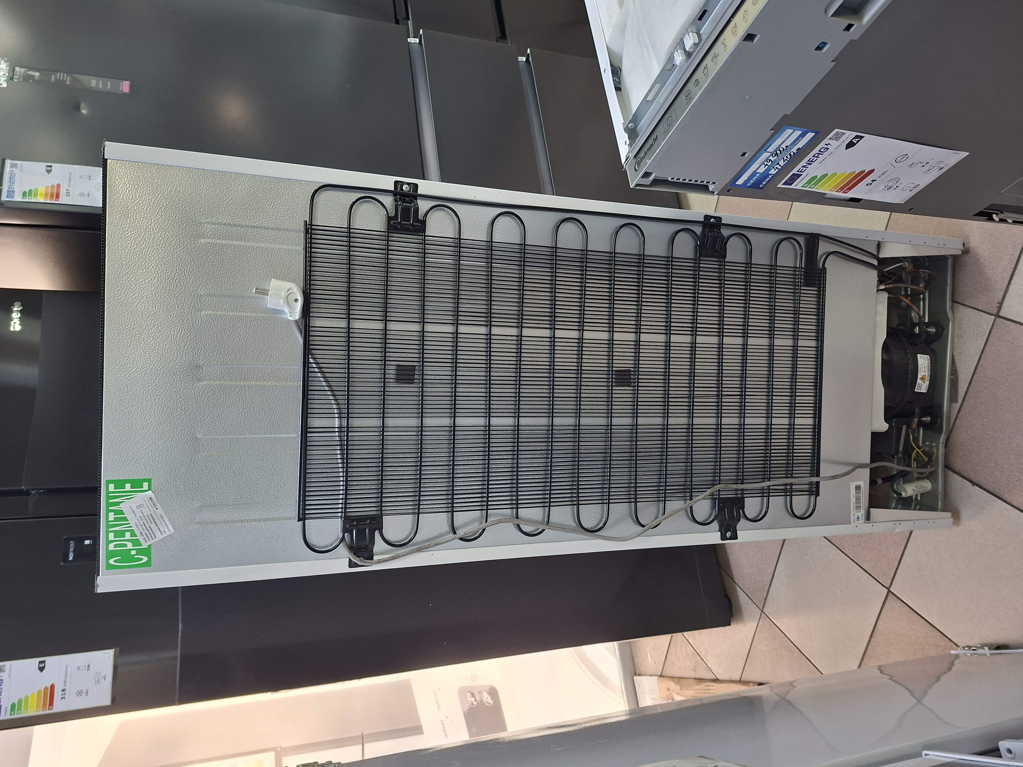 Ugradni Frižider Zerowatt ZMDD 14FH , 144 cm.