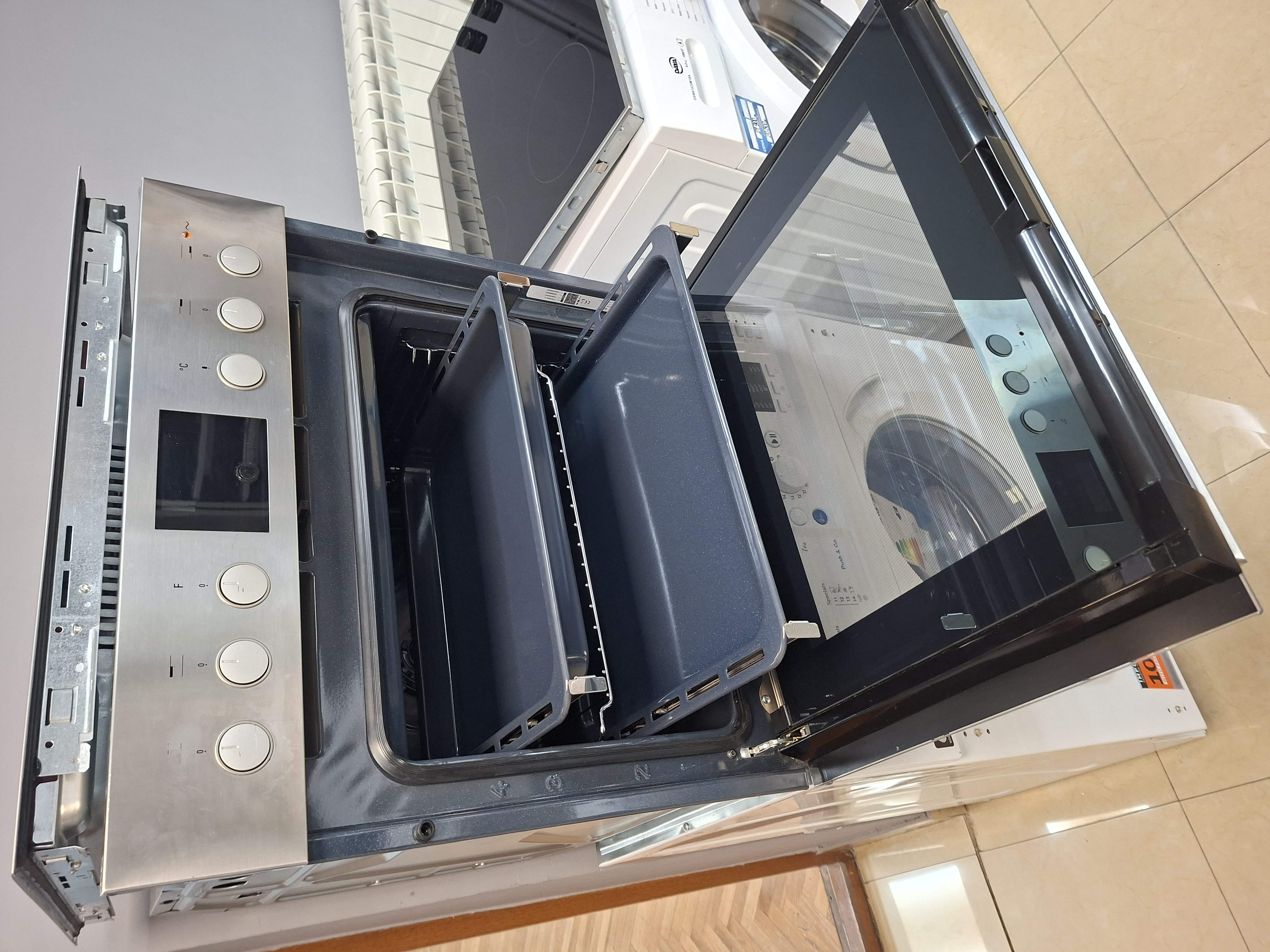 Ugradni set rerna+ploča Bauknecht HIS3 EI8V2 IN + BU 1760C FT