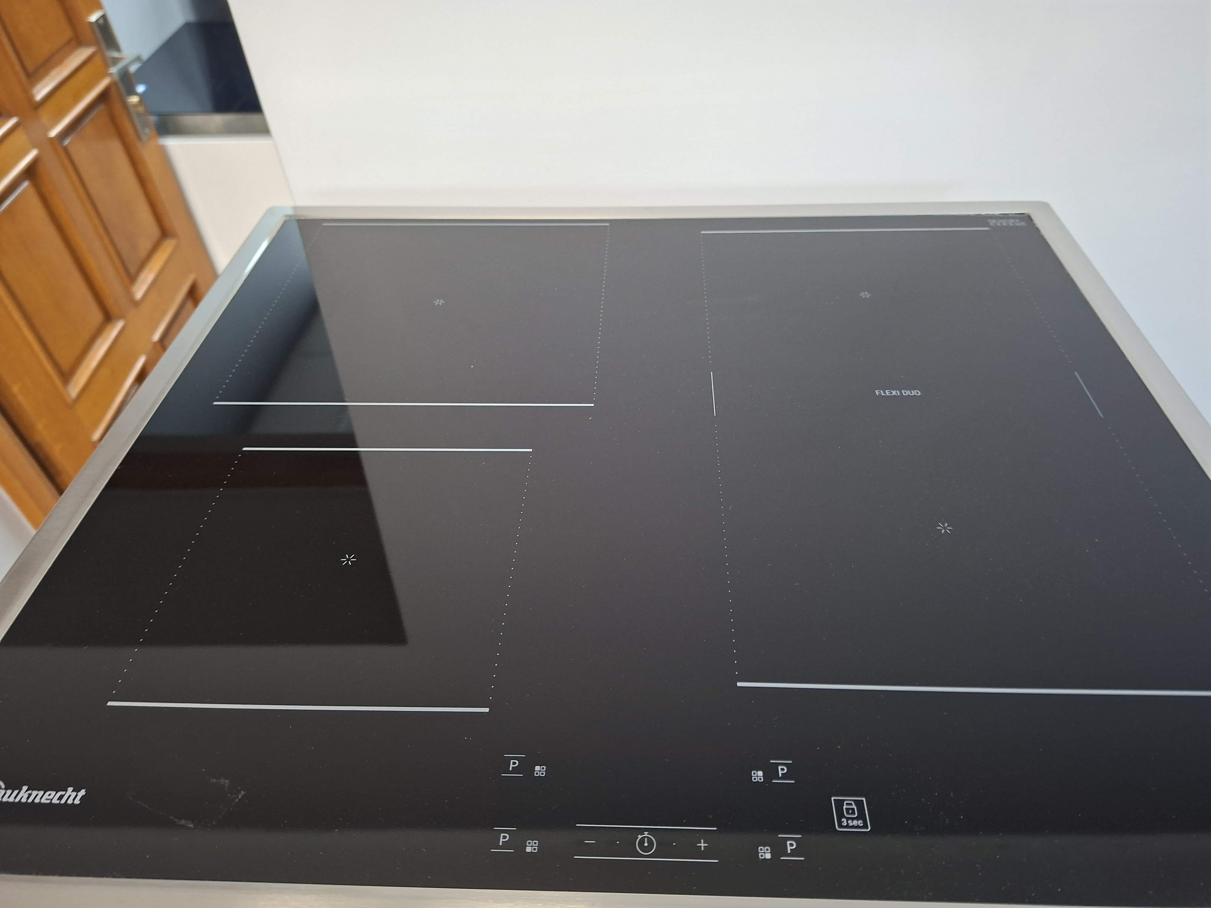 Ugradni set rerna+ploča Bauknecht HIS3 EI8V2 IN + BU 1760C FT