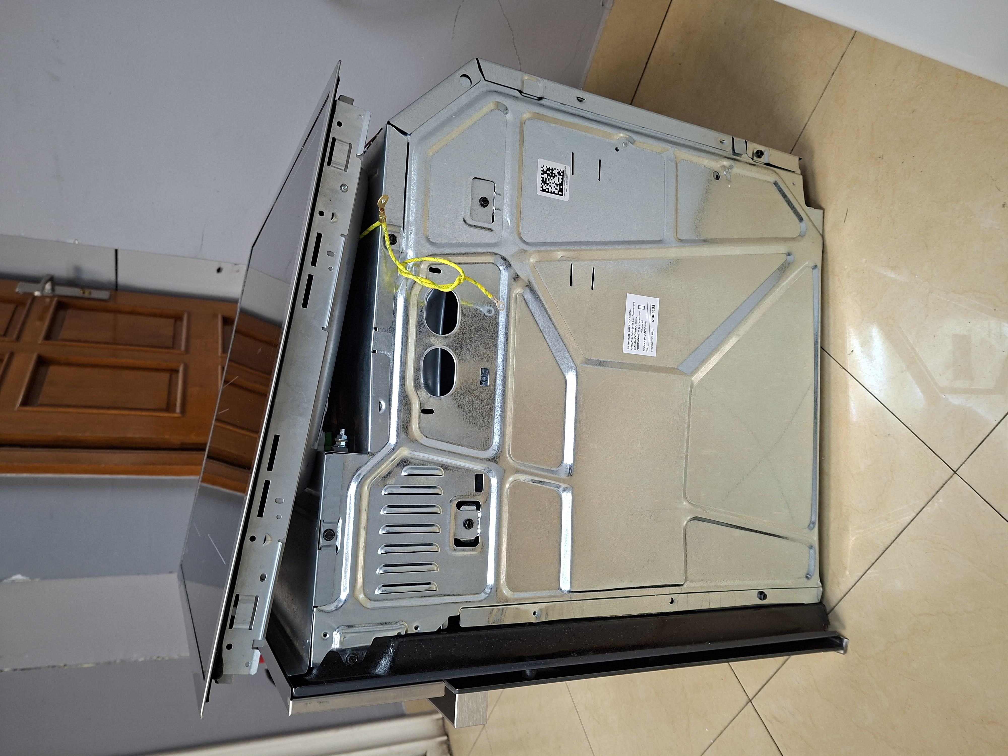Ugradni set rerna+ploča Bauknecht HIS3 EI8V2 IN + BU 1760C FT