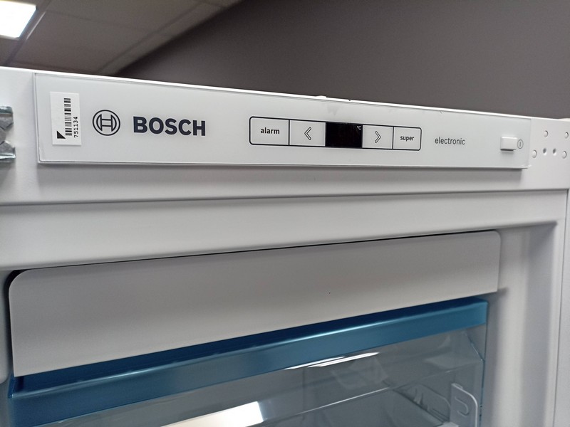 Ugradni Zamrzivač Bosch GIN81AEF0 , 177 cm.