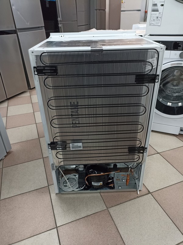 Ugradni Zamrzivač Aeg ABE888E1LF , 98 litara.