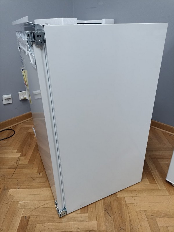 Ugradni Zamrzivač Aeg ABE888E1LF , 98 litara.