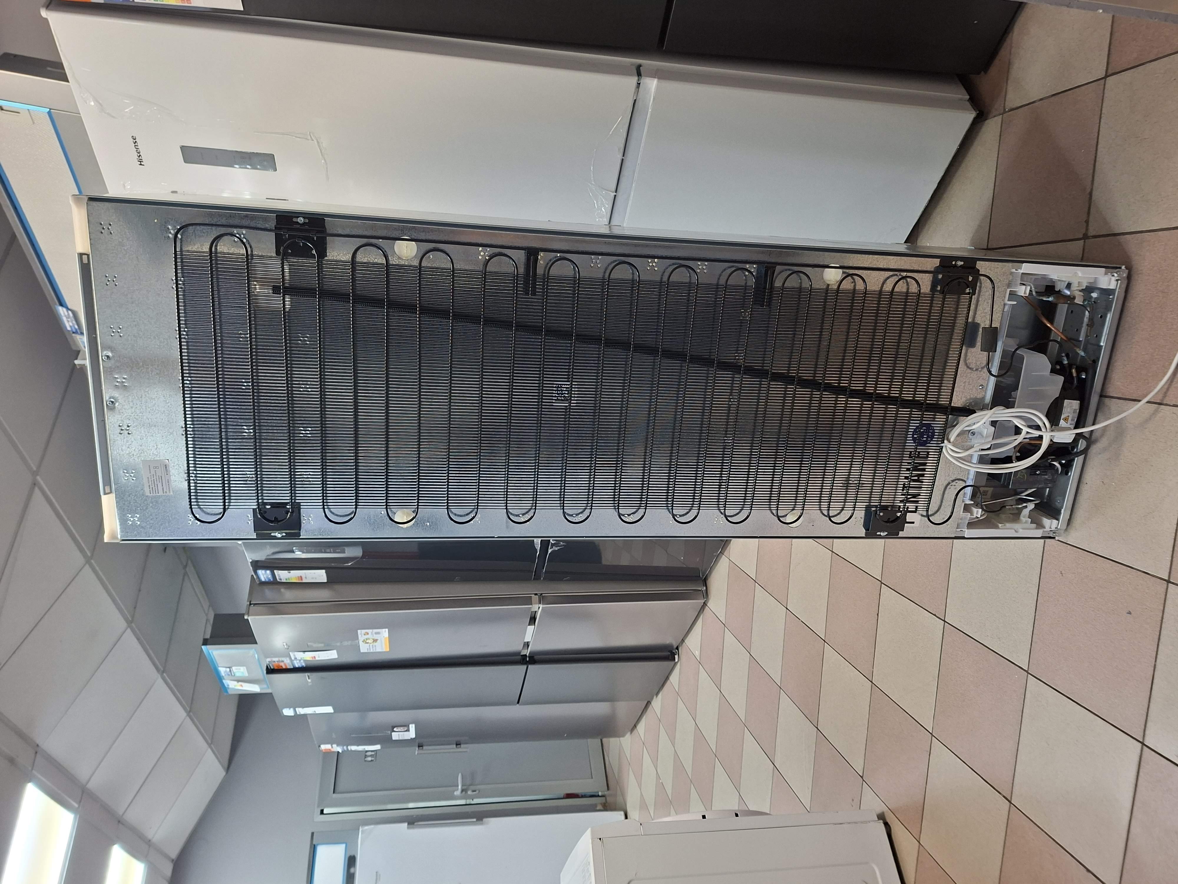 Ugradni Zamrzivač Electrolux EUN7ND18S , 177 cm.