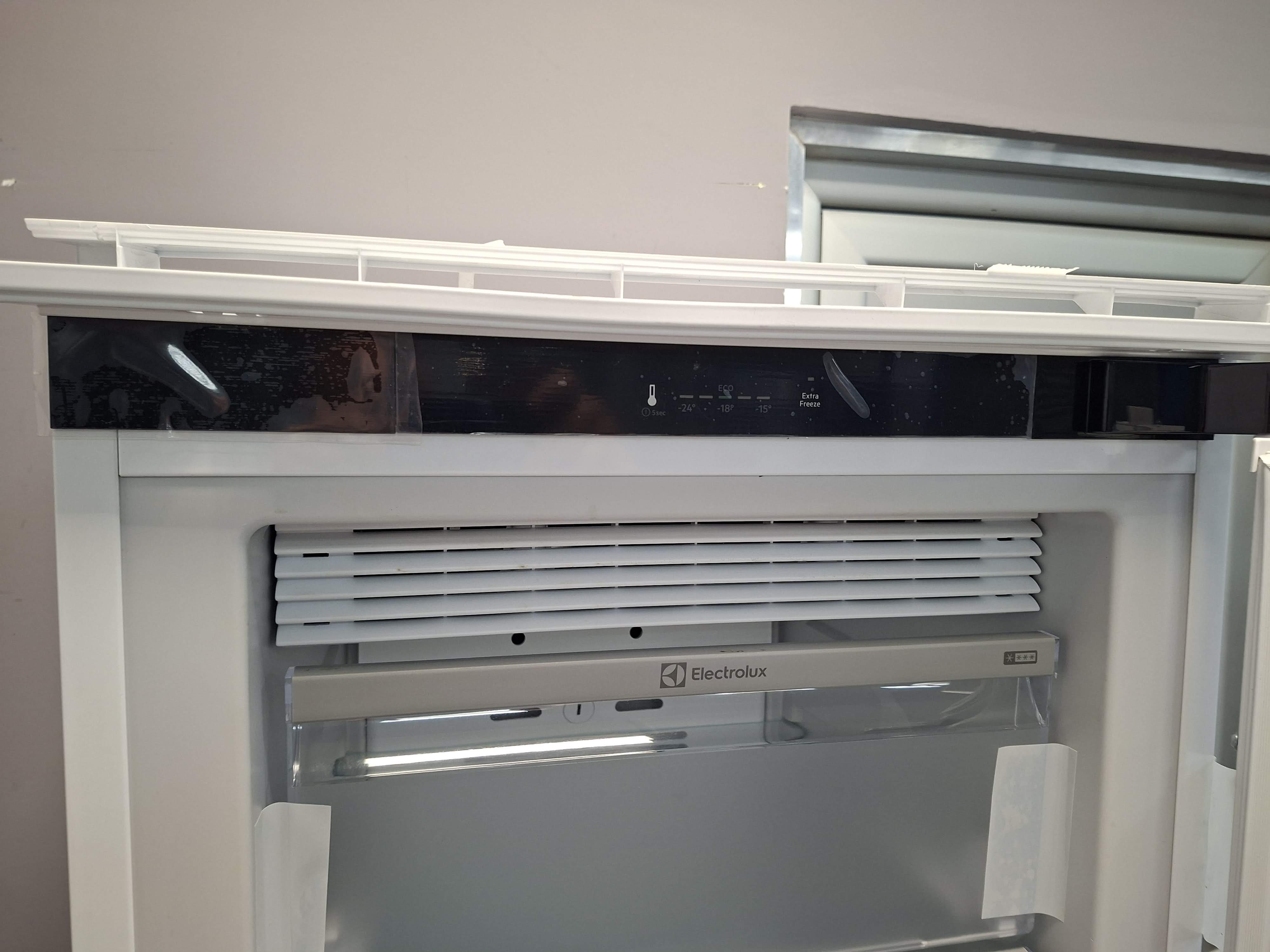 Ugradni Zamrzivač Electrolux EUN7ND18S , 177 cm.