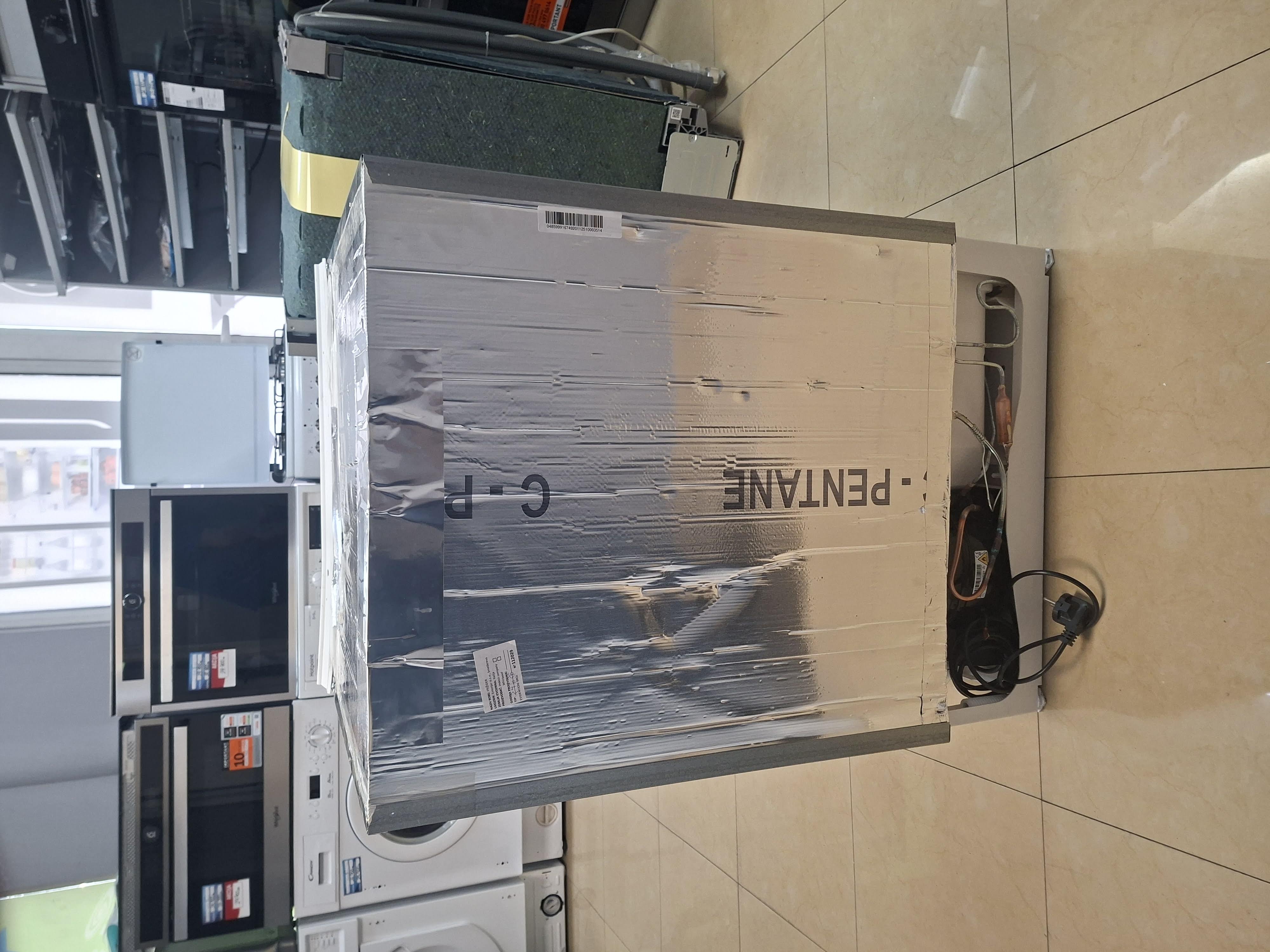 Ugradni Zamrzivač Hotpoint Ariston HABUFZ011, 82cm