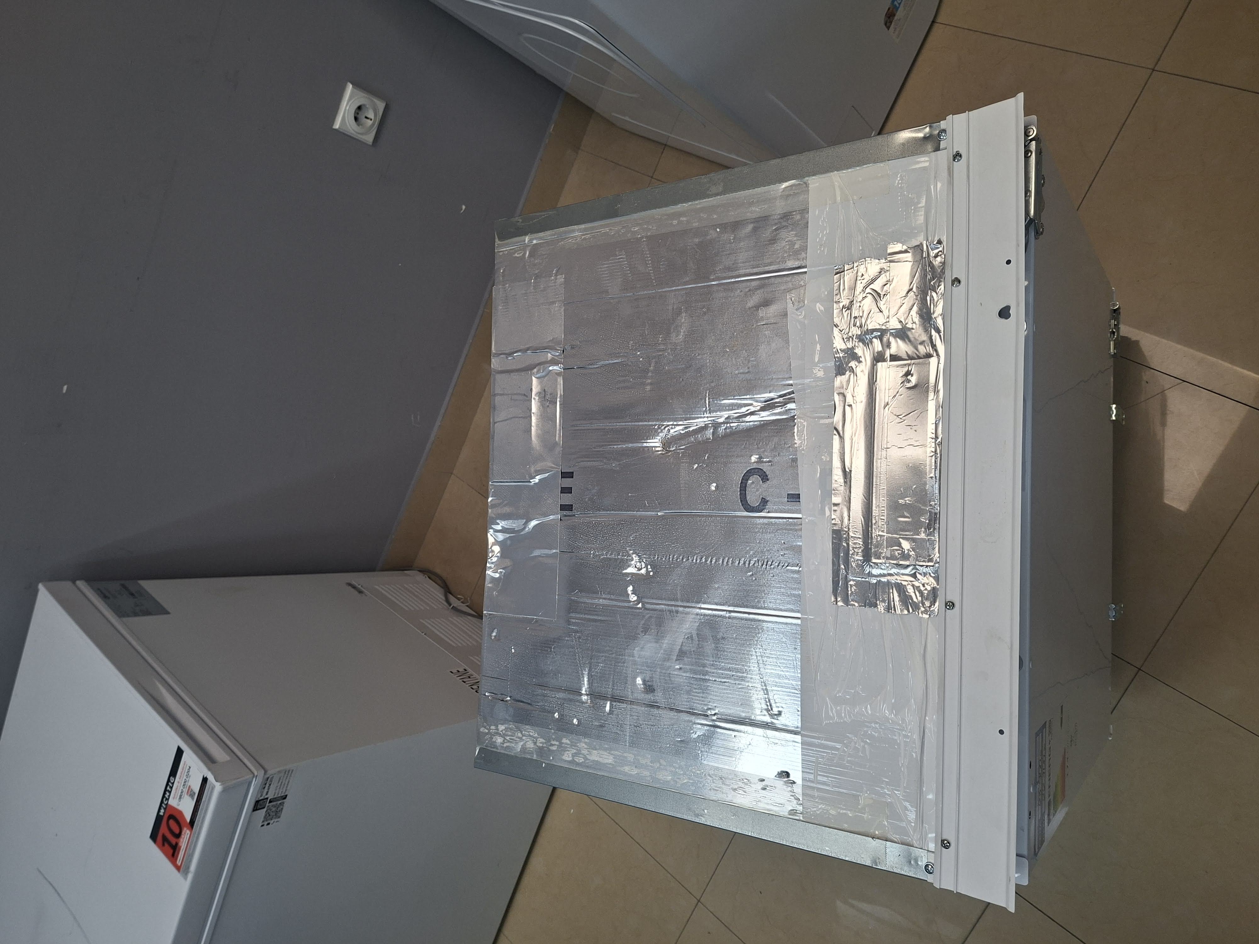 Ugradni Zamrzivač Hotpoint Ariston HABUFZ011, 82cm