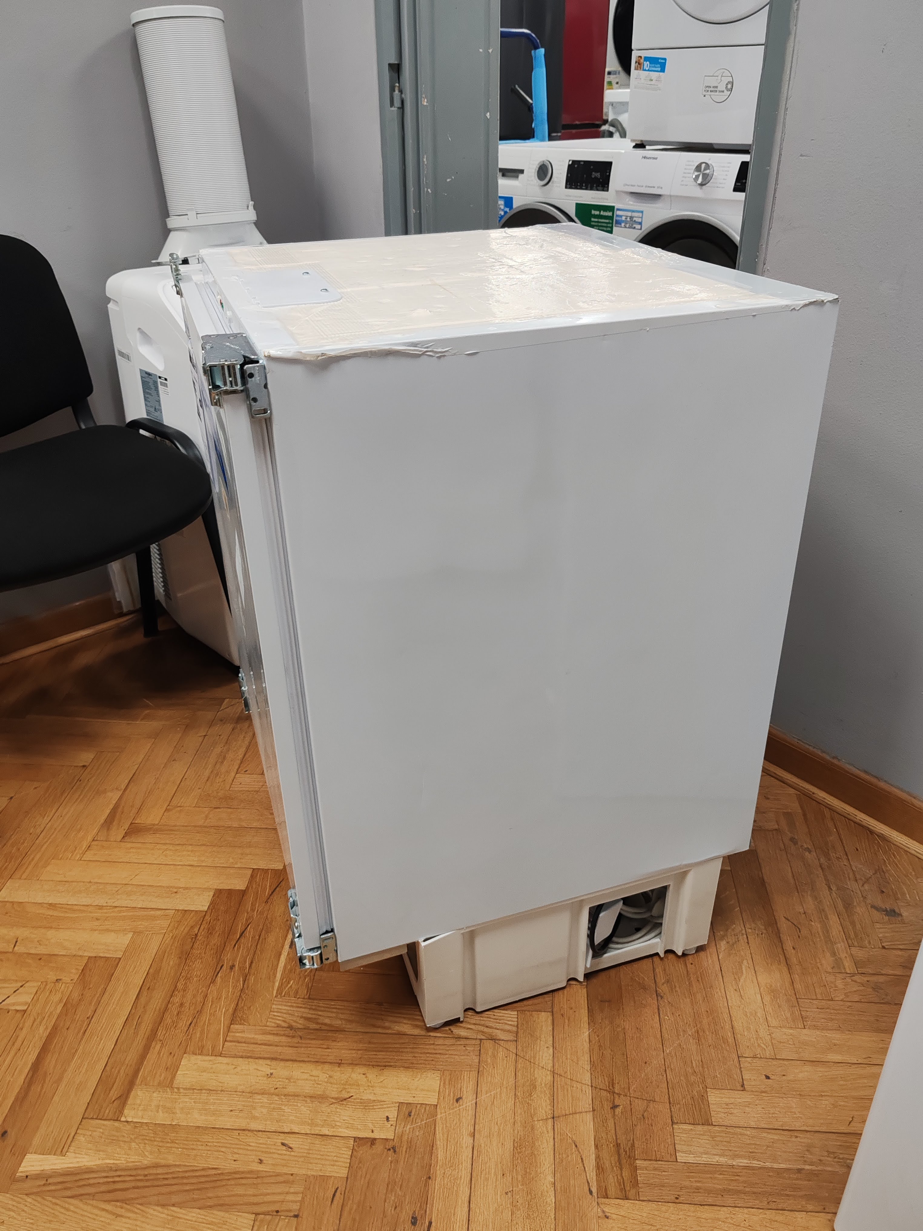 Ugradni Zamrzivač Indesit T IN FS 1212 K UK, 63 litara
